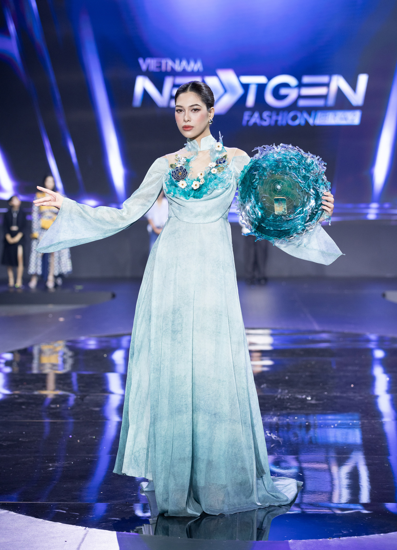 Lan Khuê, Quỳnh Anh đọ nhan sắc với dàn hậu quốc tế tại Vietnam NextGen Fashion- Ảnh 11.