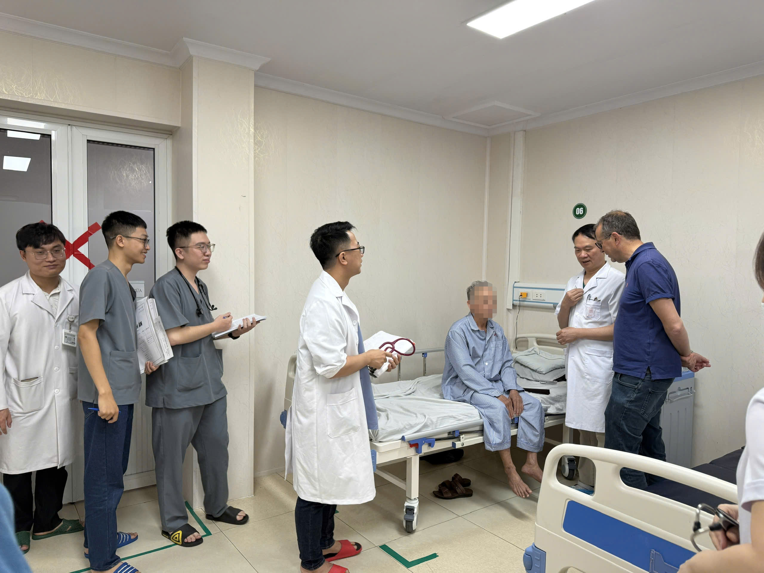 Từ 2027 sẽ đánh giá năng lực hành nghề bác sĩ nội trú - Ảnh 1.