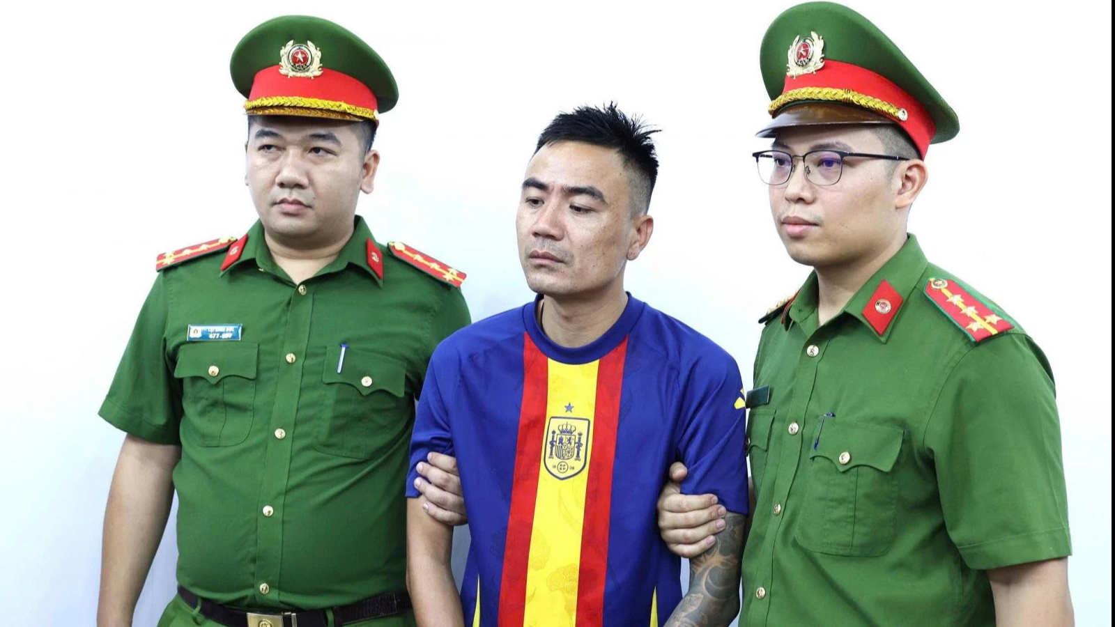 Ninh Bình khởi tố chủ nhà hàng Thắng Ật- Ảnh 1.