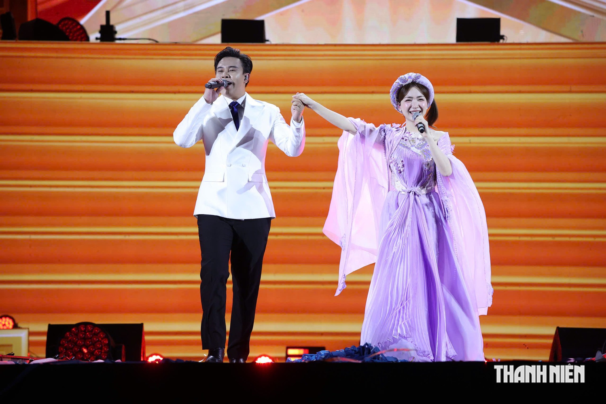 Hòa Minzy, Đông Hùng, Võ Hạ Trâm... cùng hàng nghìn bạn trẻ hòa nhịp Đại nhạc hội thanh niên - Ảnh 34.