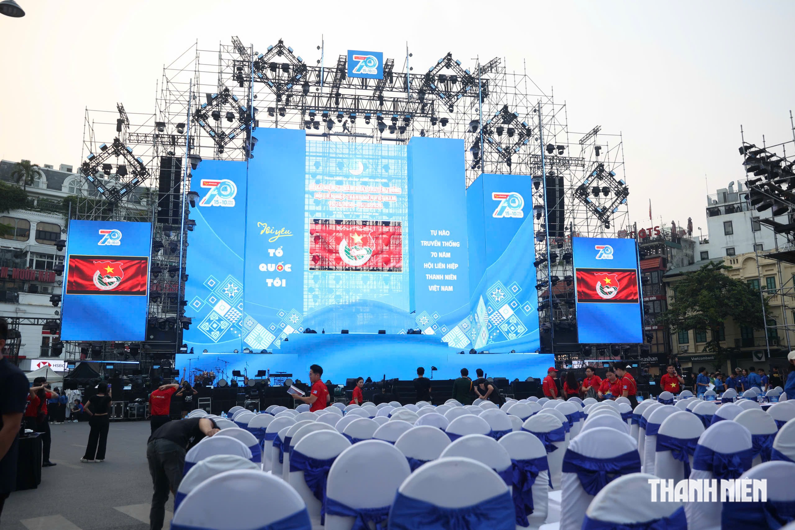 Đại nhạc hội kỷ niệm 70 năm Ngày truyền thống Hội LHTN VN sẵn sàng trước giờ diễn- Ảnh 9.