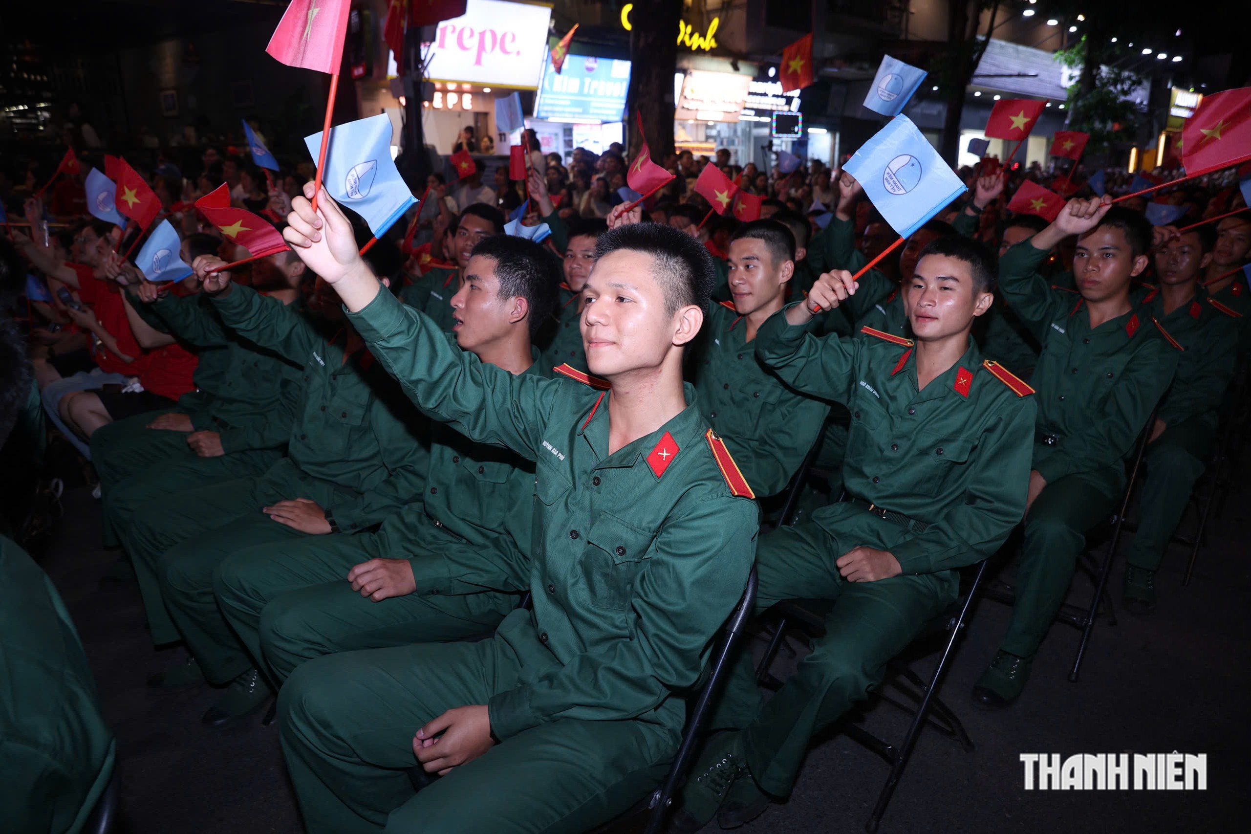 Hòa Minzy, Đông Hùng, Võ Hạ Trâm... cùng hàng nghìn bạn trẻ hòa nhịp Đại nhạc hội thanh niên - Ảnh 22.