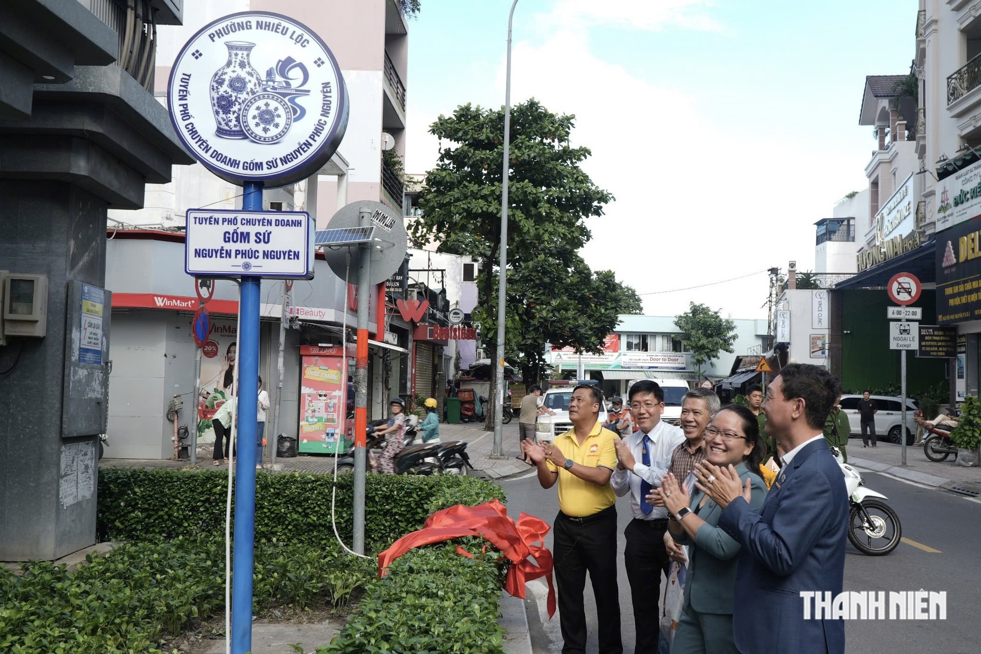 Ra mắt phố chuyên doanh gốm sứ đầu tiên giữa lòng TP.HCM- Ảnh 1.