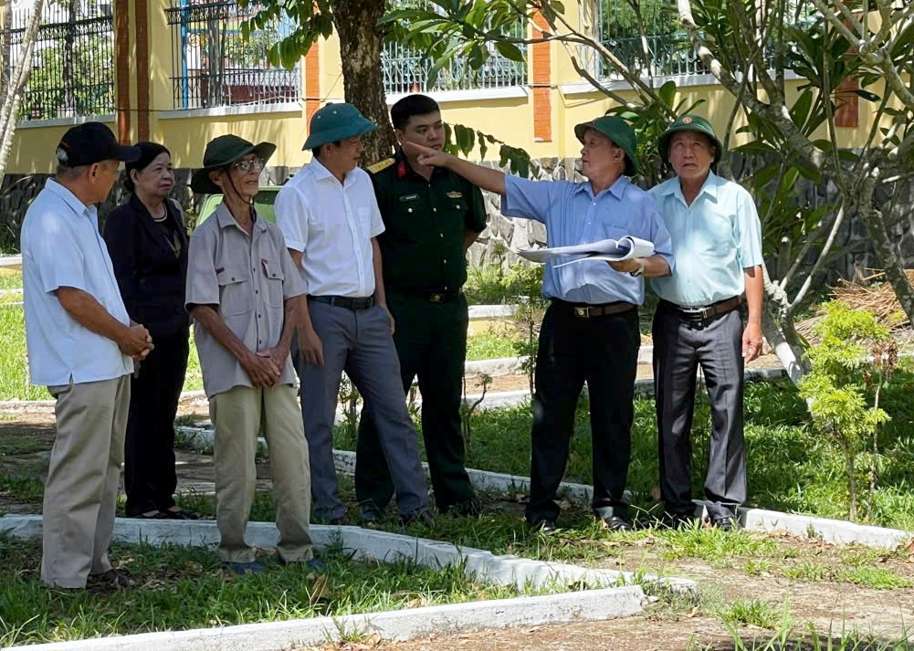 Xác minh thông tin mộ chôn tập thể liệt sĩ dưới sân đảng ủy xã- Ảnh 1.