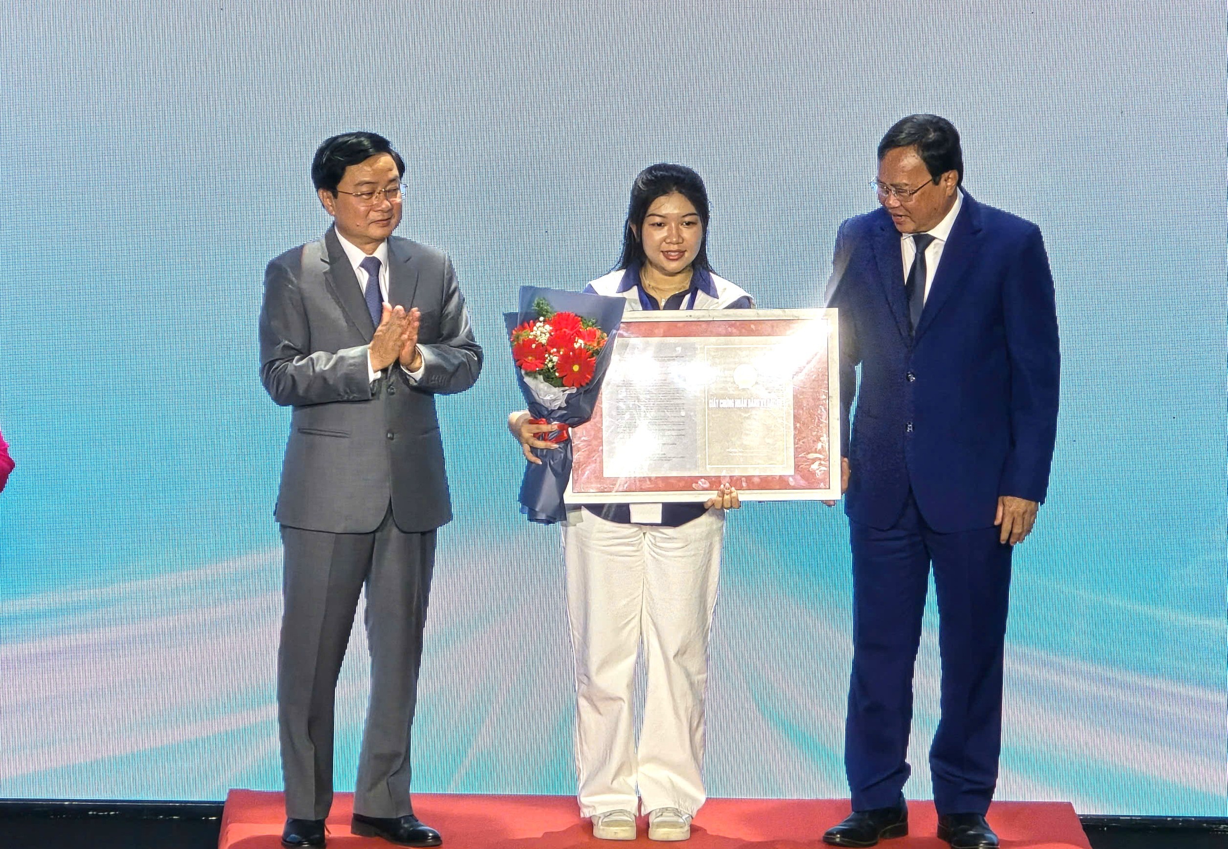 Tây Ninh thu hút ít dự án nhưng nhiều tiền hơn - Ảnh 3.
