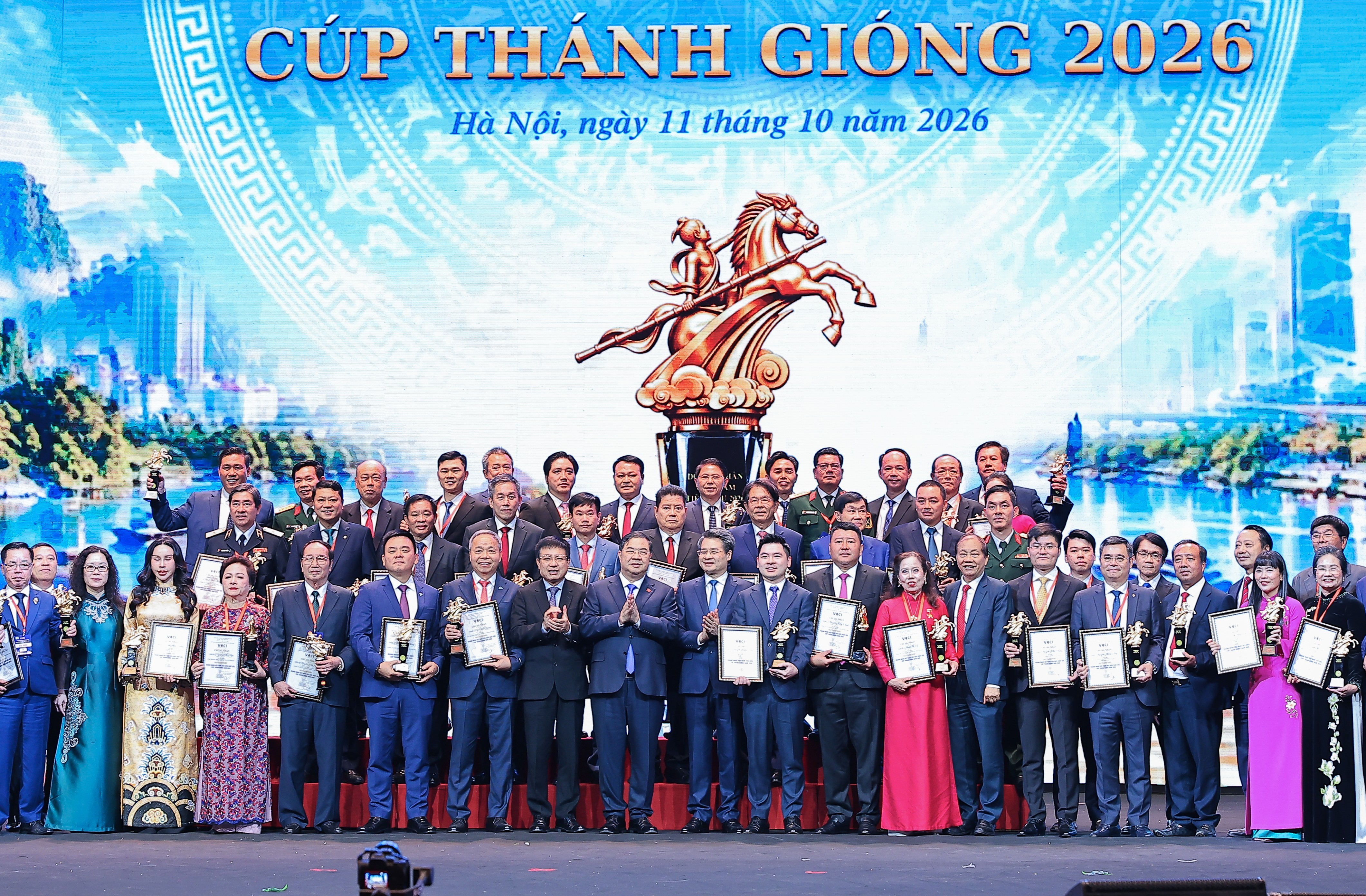 Phó chủ tịch T&T Group Đỗ Vinh Quang nhận Cúp Thánh Gióng 2026- Ảnh 2.