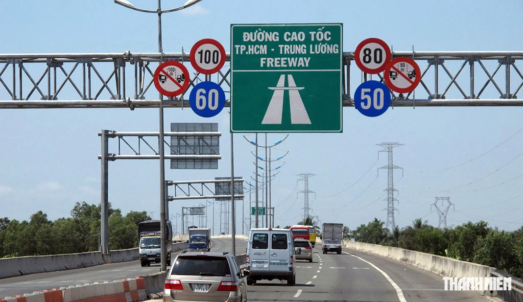 Cao tốc TP.HCM - Trung Lương - Mỹ Thuận lại gặp khó vật liệu - Ảnh 1.