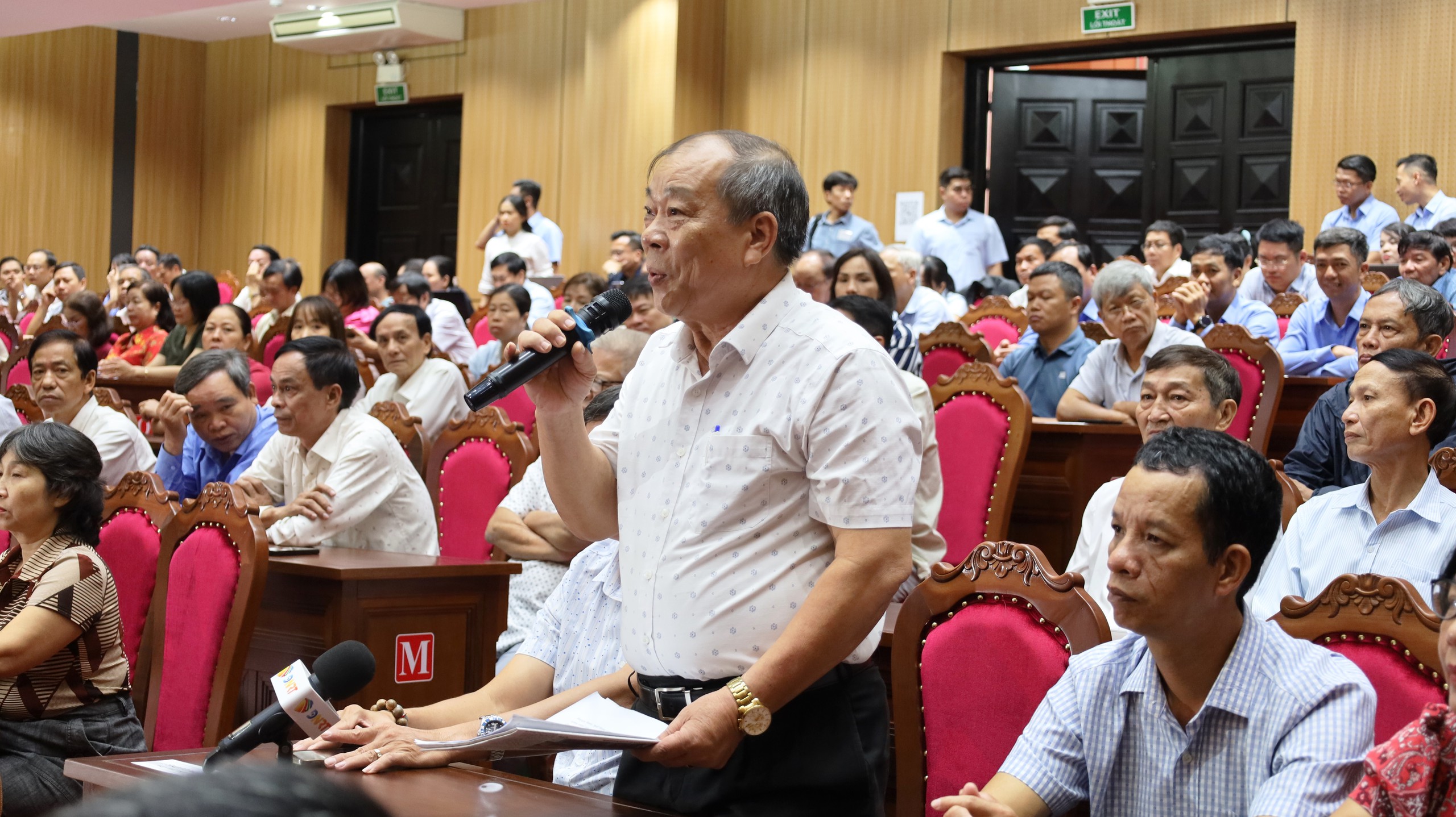 Cử tri Đà Nẵng kiến nghị cấm sóng nghệ sĩ quảng cáo sai sự thật - Ảnh 1.