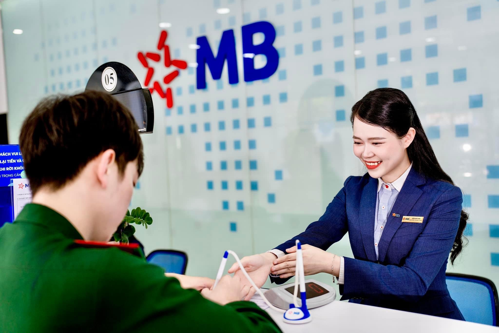 Hành trình trở thành thương hiệu tỉ đô của MB - Ảnh 4.