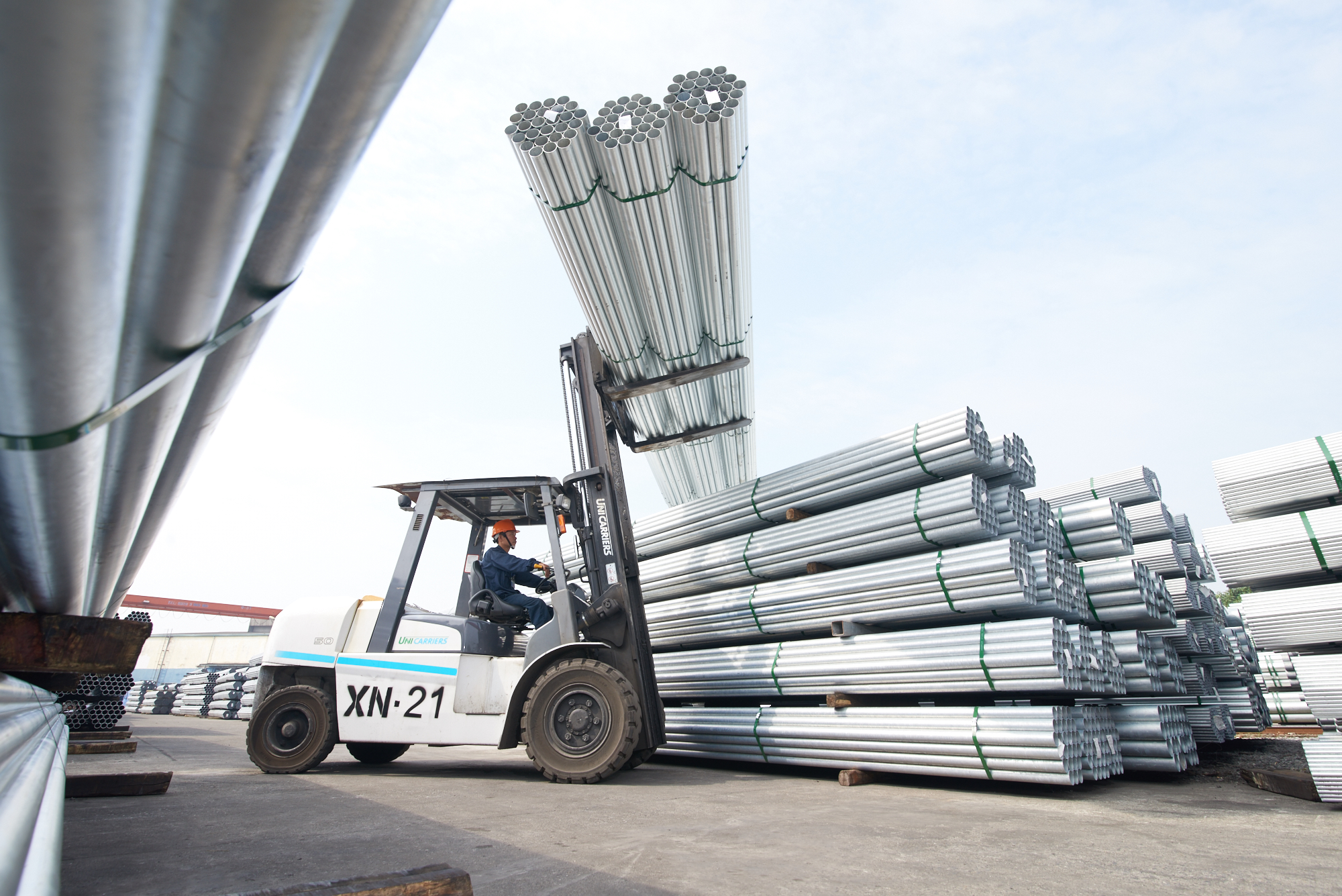 Hòa Phát bán hơn 10,3 triệu tấn thép trong 9 tháng - Ảnh 2.