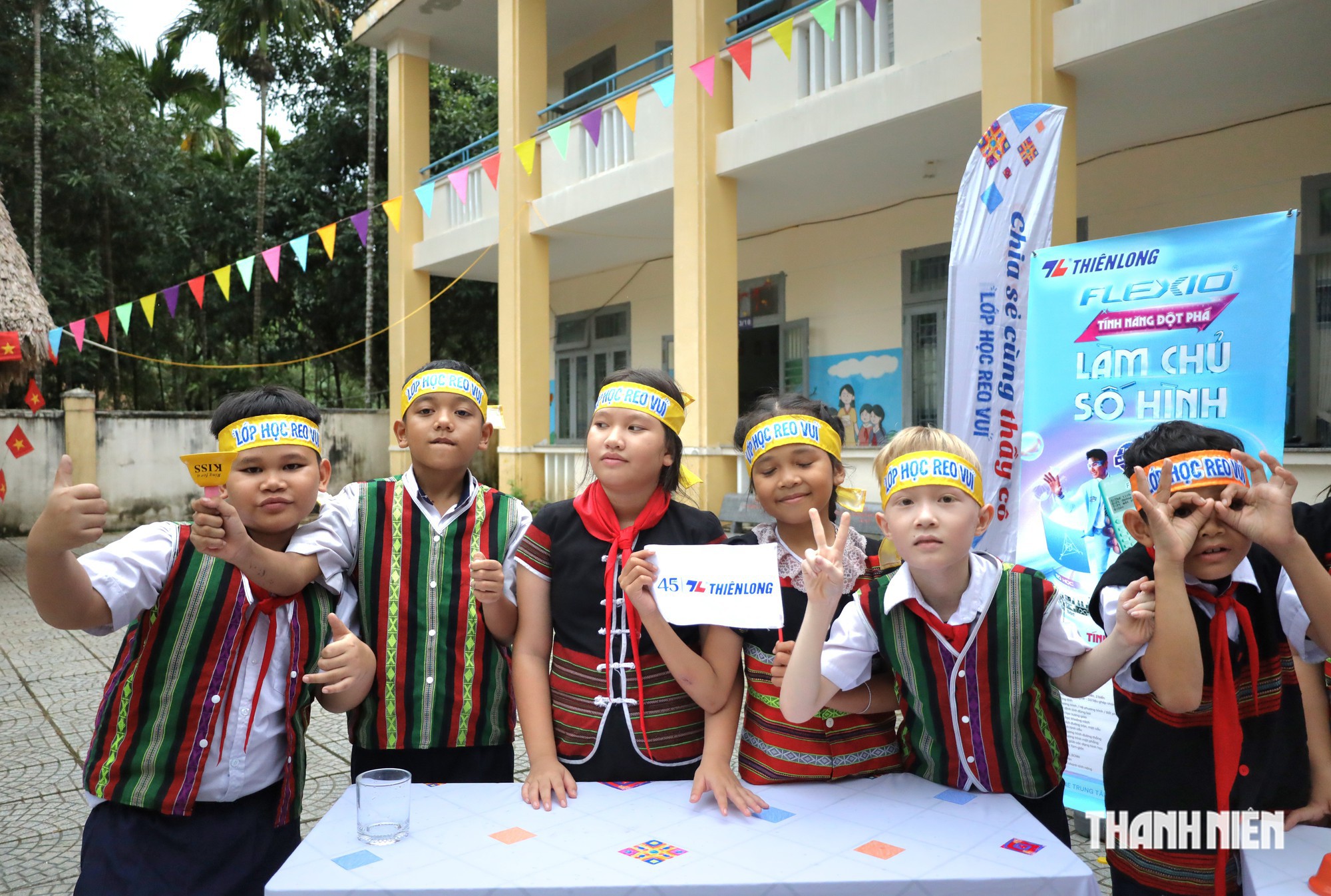 Cô giáo Cơ Tu trở về làng gieo chữ: 'Nhìn học trò tôi nhớ mình ngày trước'- Ảnh 5.