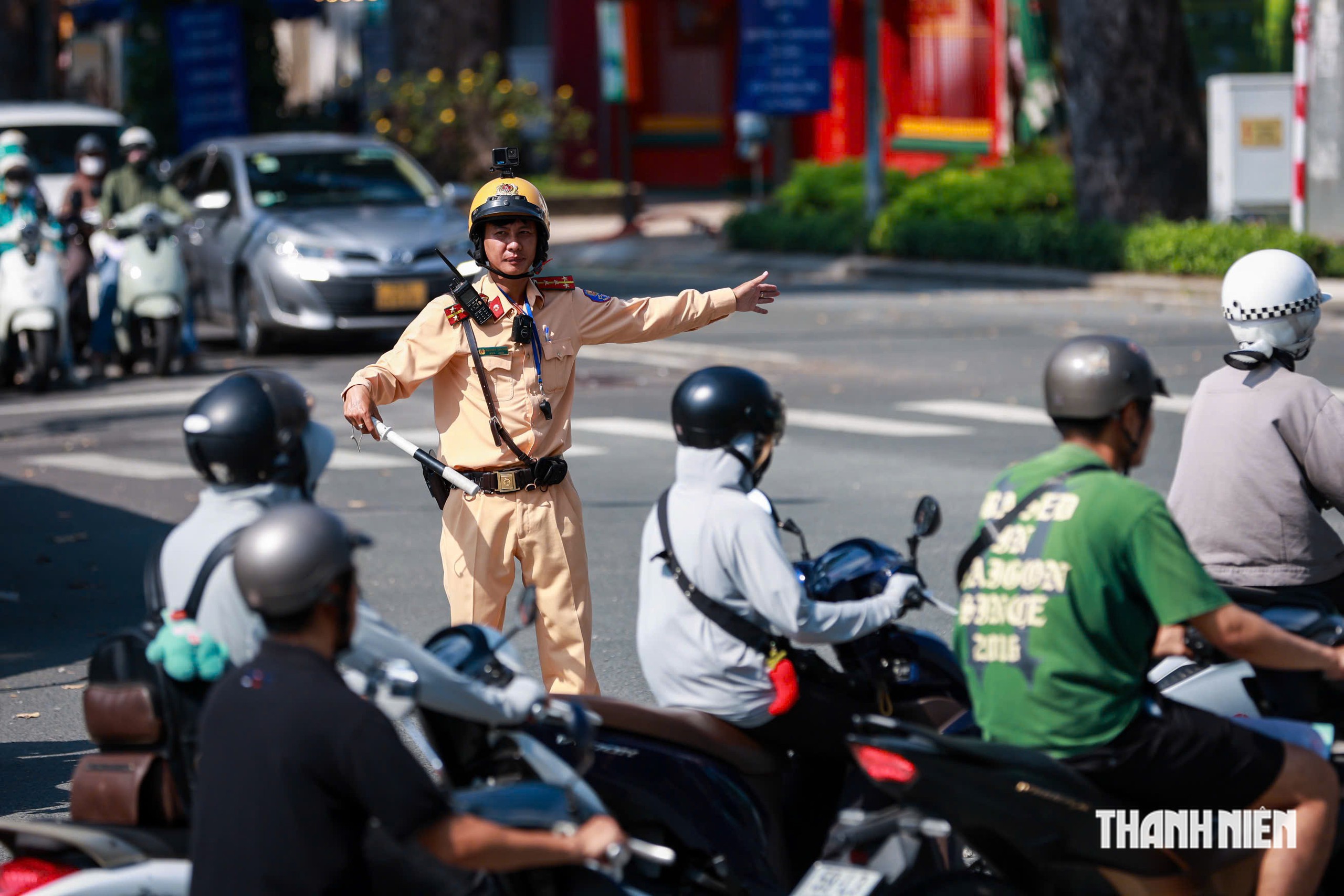 Đi ngược chiều đường Nguyễn Thị Minh Khai, nhiều người giật m&igrave;nh nghe 'C&oacute; 6 triệu kh&ocirc;ng?' - Ảnh 7.