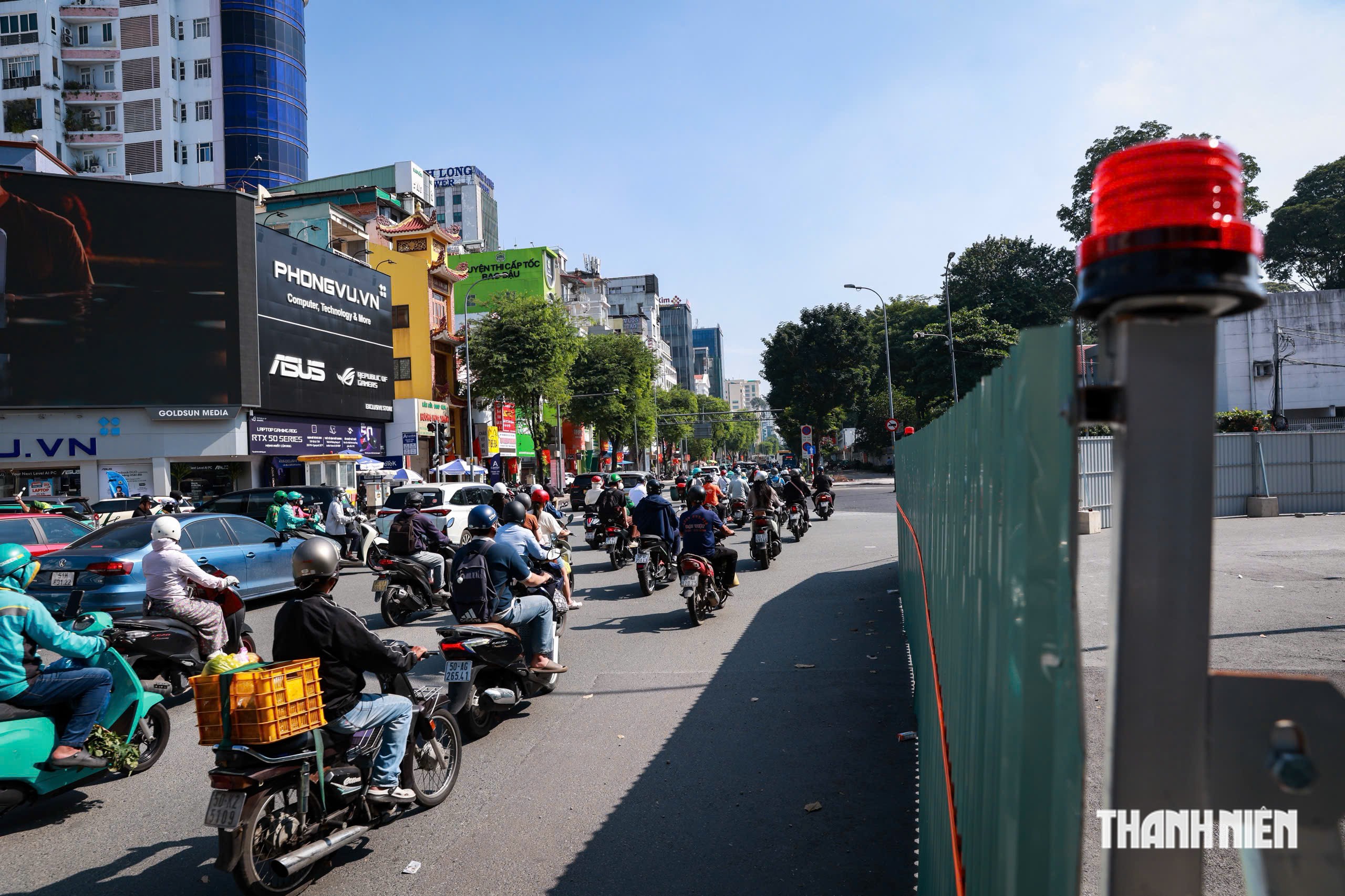 Đi ngược chiều đường Nguyễn Thị Minh Khai, nhiều người giật m&igrave;nh nghe 'C&oacute; 6 triệu kh&ocirc;ng?' - Ảnh 8.