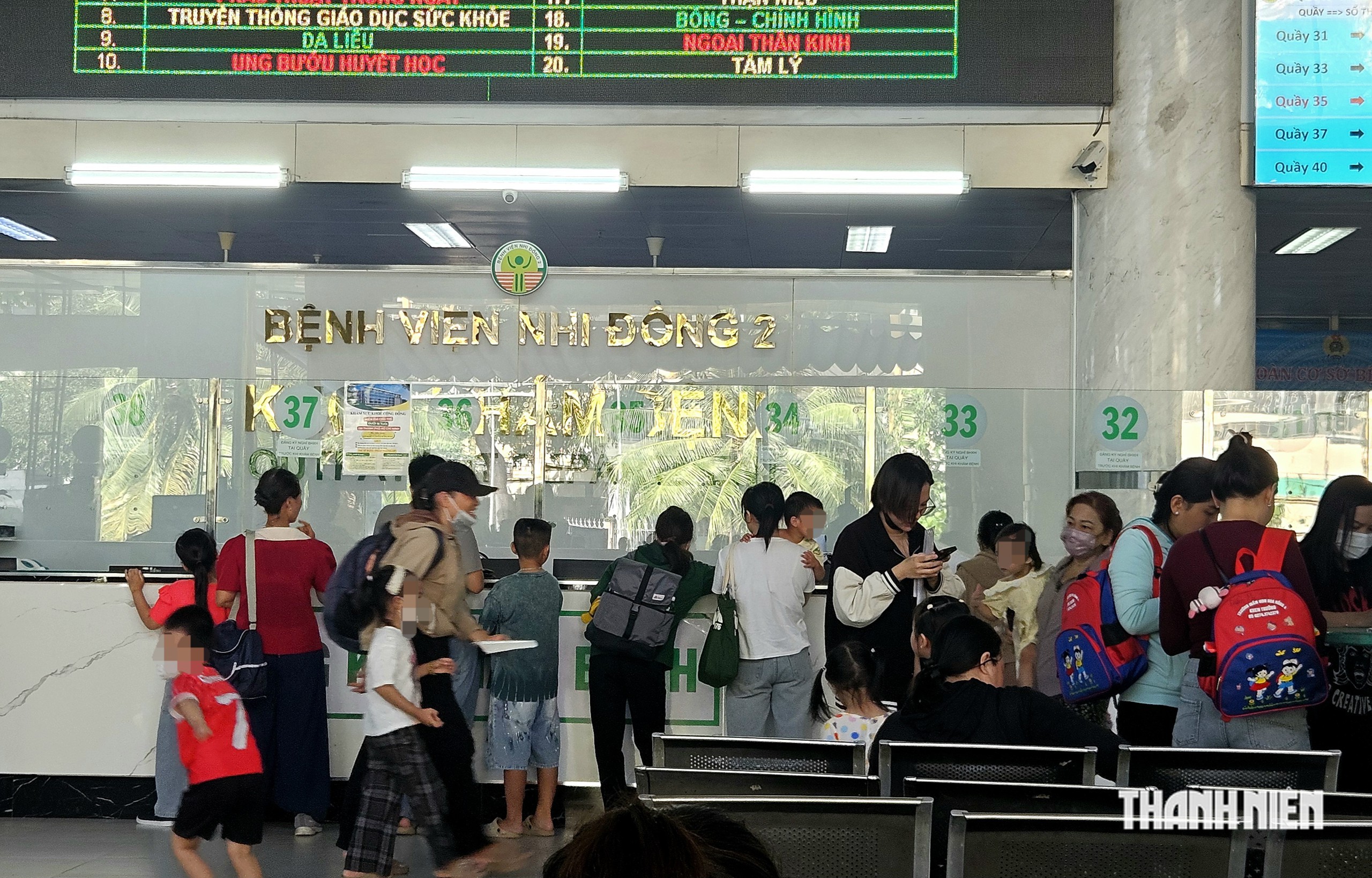 Trẻ sốt cao, ho nhiều: Bác sĩ lưu ý cách phòng cúm mùa - Ảnh 1.