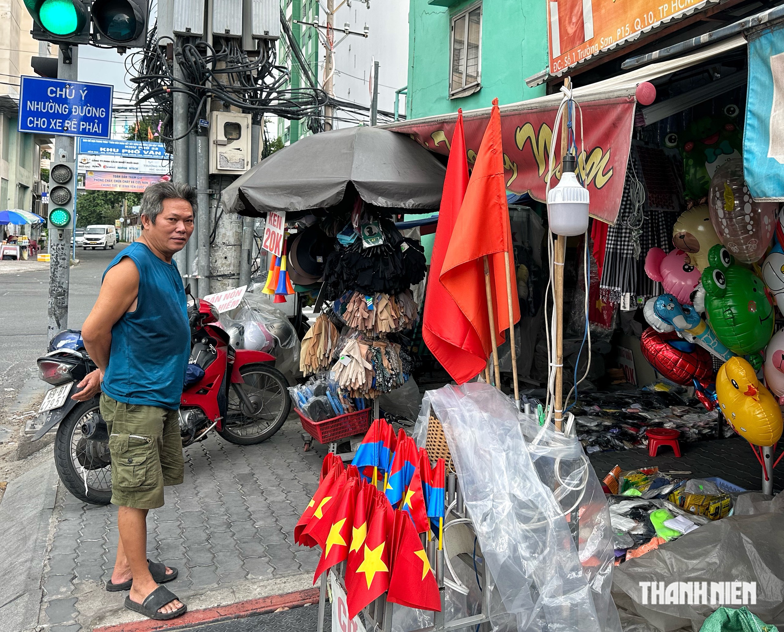 Đưa 731 hài cốt liệt sĩ về Nghĩa trang liệt sĩ TP.HCM: 'Tôi sẽ cầm hoa trắng...' - Ảnh 4.