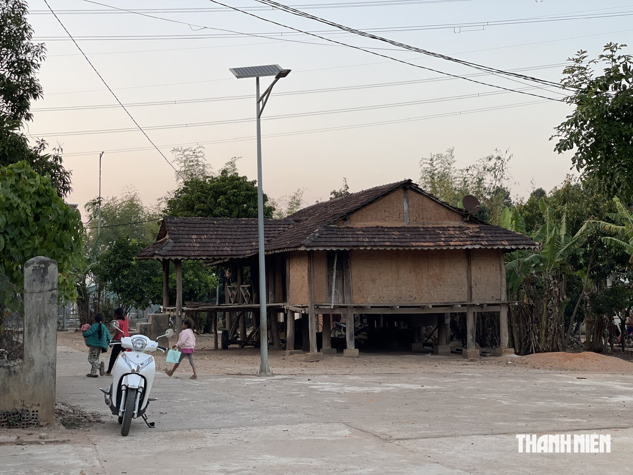 Sông Đăk Bla chảy ngược: Làng cổ Kon K’Tu và ký ức đại dịch- Ảnh 7.