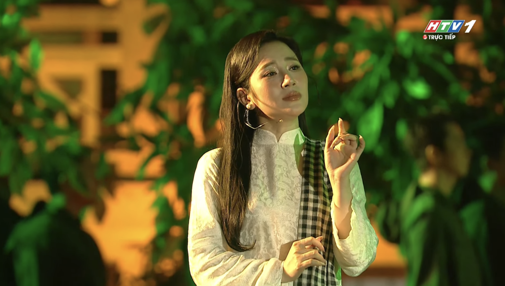 NSƯT Lê Thiện, Tố My gây xúc động trong chương trình nghệ thuật 'Khúc tri ân'- Ảnh 2.
