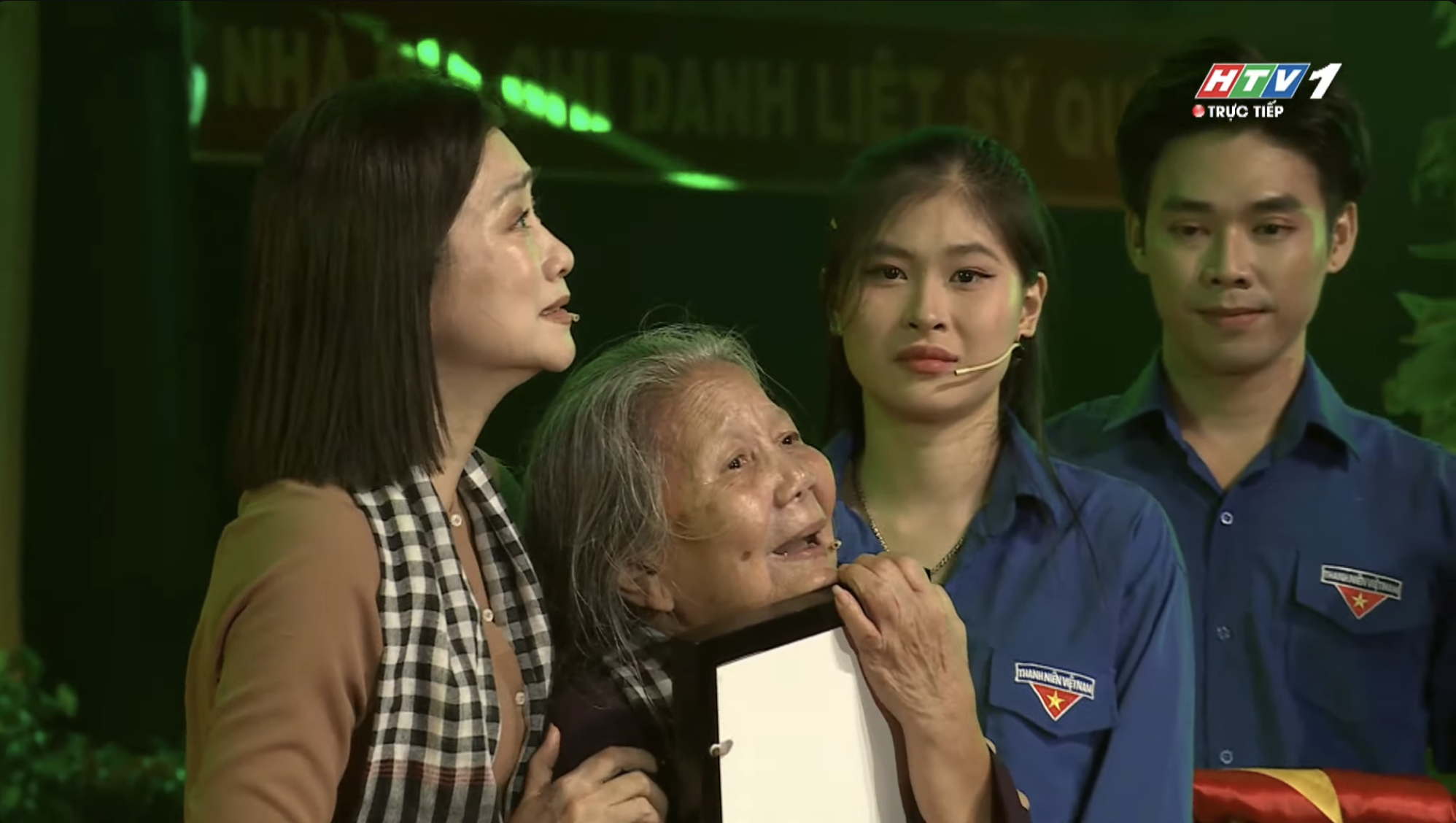 NSƯT Lê Thiện, Tố My gây xúc động trong chương trình nghệ thuật 'Khúc tri ân'- Ảnh 4.