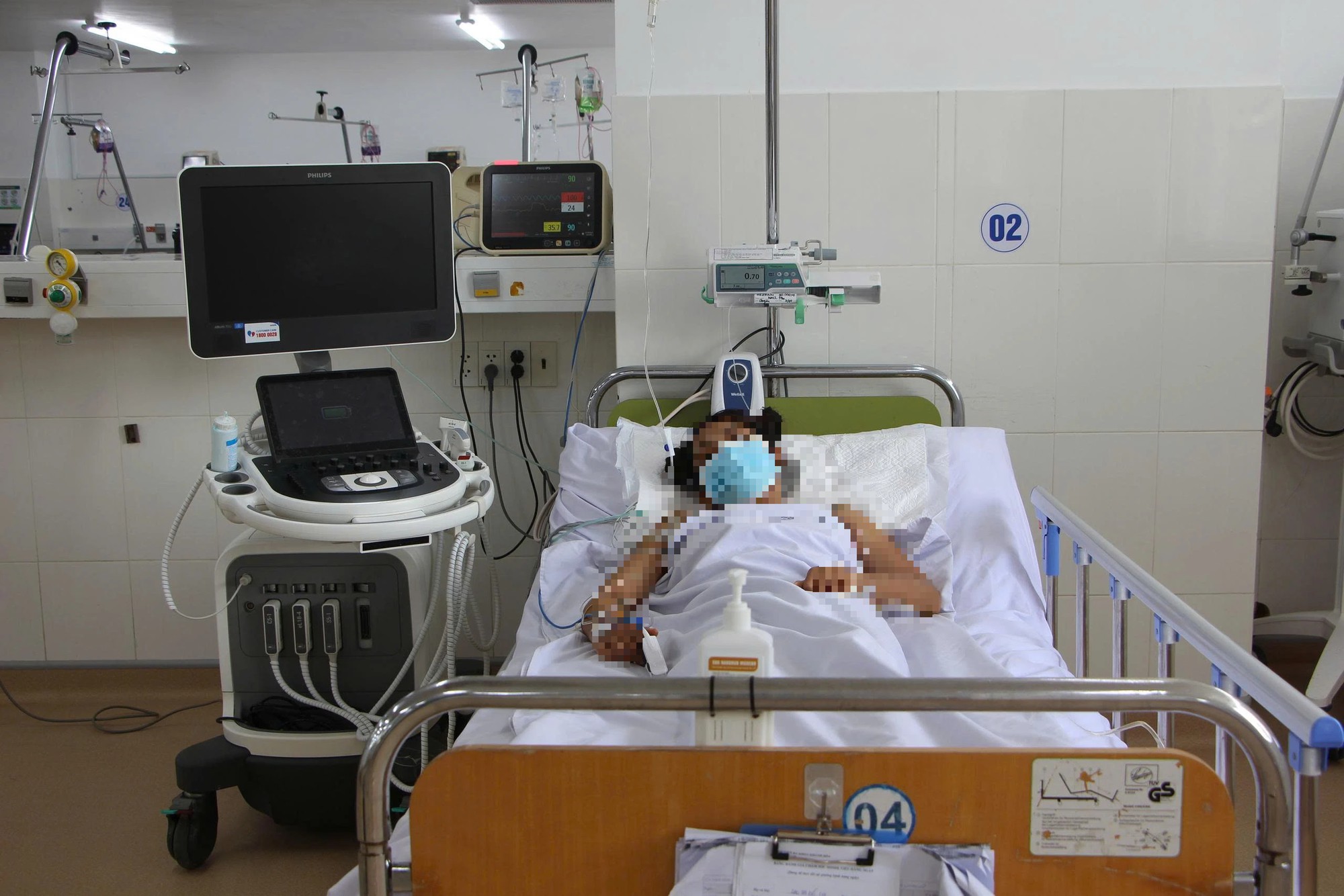 Khánh Hòa: Cứu sống cô gái 19 tuổi ngộ độc nặng nhờ kỹ thuật ECMO - Ảnh 2.