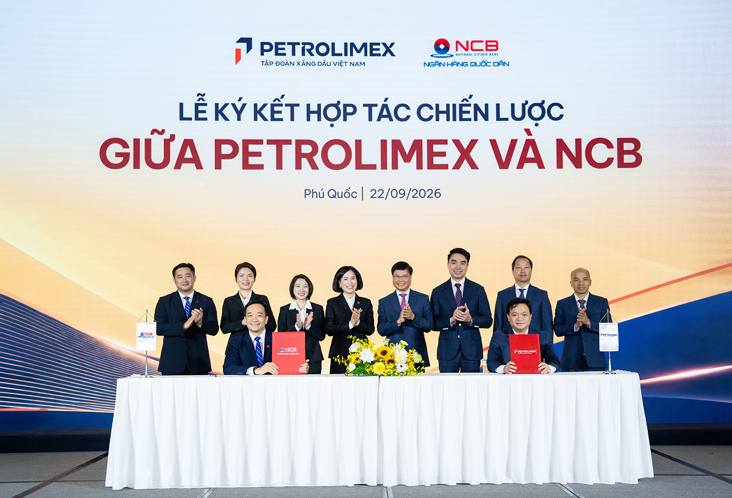 NCB và Petrolimex hợp tác chiến lược, kết nối hệ sinh thái năng lượng - tài chính - Ảnh 1.