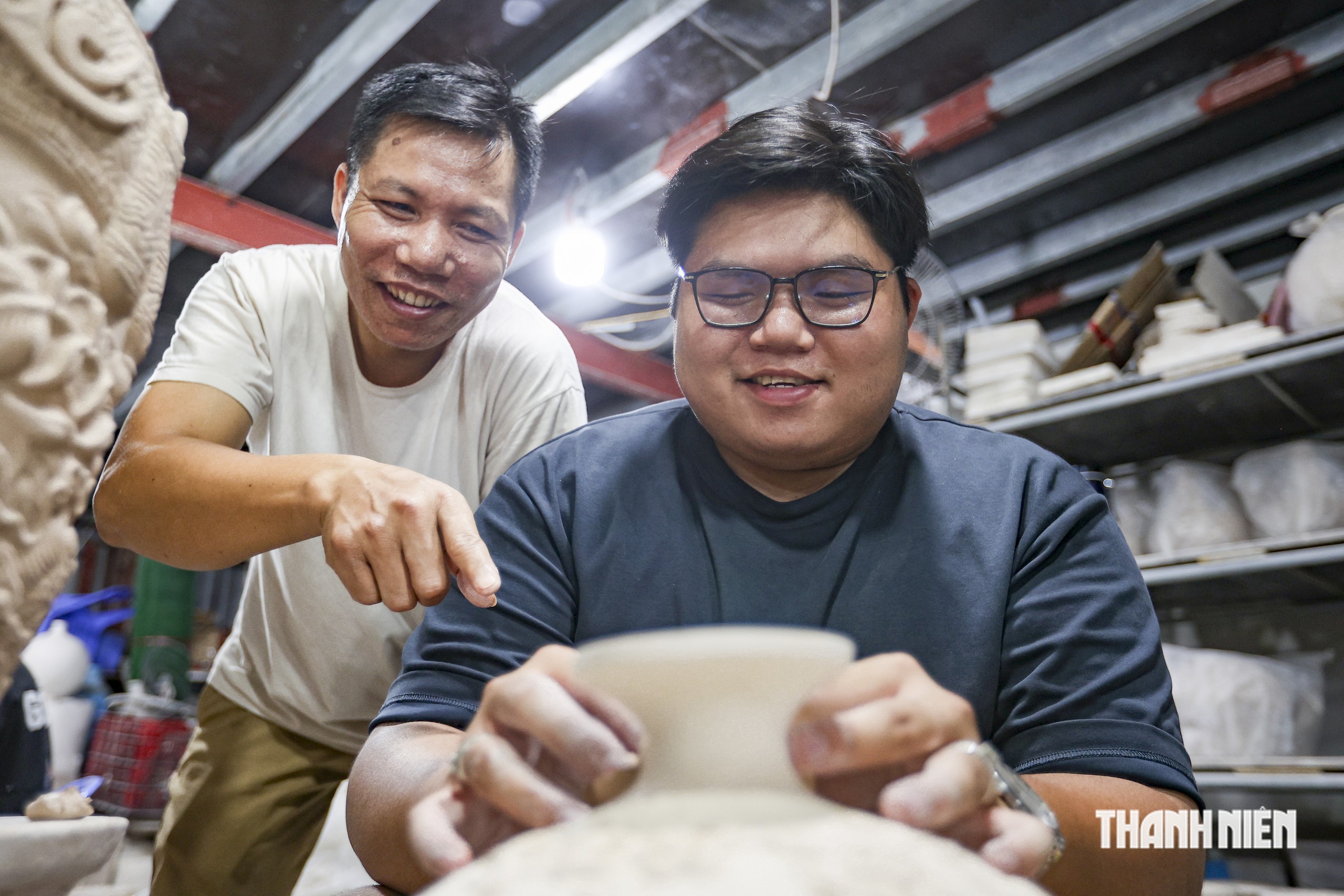 Gen Z giữ lửa nghề gốm B&aacute;t Tr&agrave;ng - Ảnh 3.