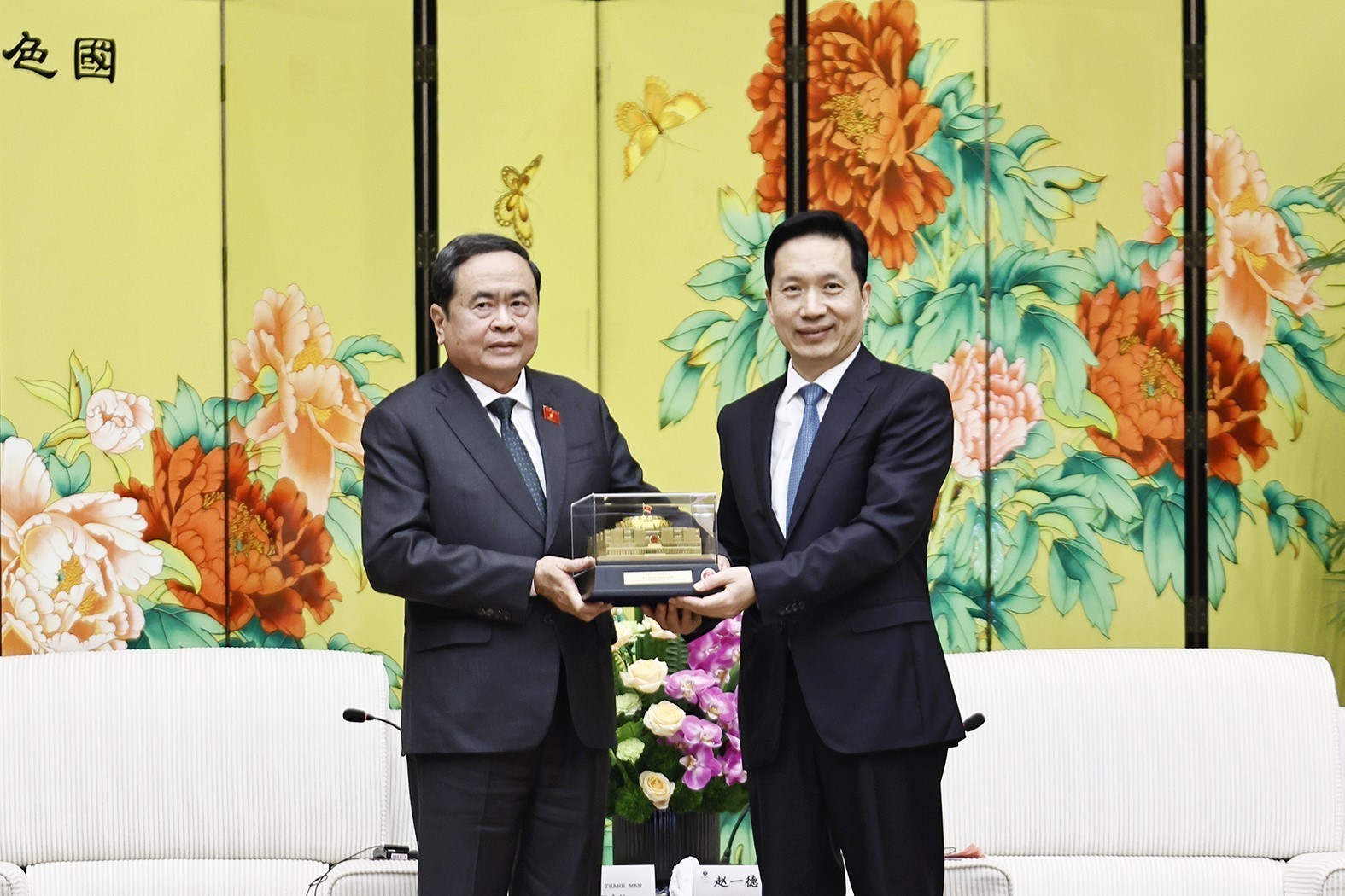 Chủ tịch Quốc hội Trần Thanh Mẫn tiếp Bí thư tỉnh ủy Thiểm Tây - Ảnh 1.