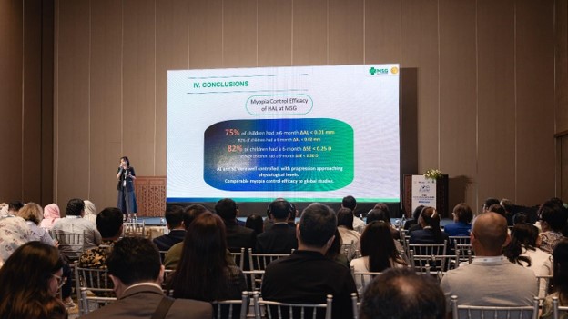 Đưa thực tiễn Trung tâm Kiểm soát Cận thị Mắt Sài Gòn vào trong nghiên cứu - Ảnh 2.