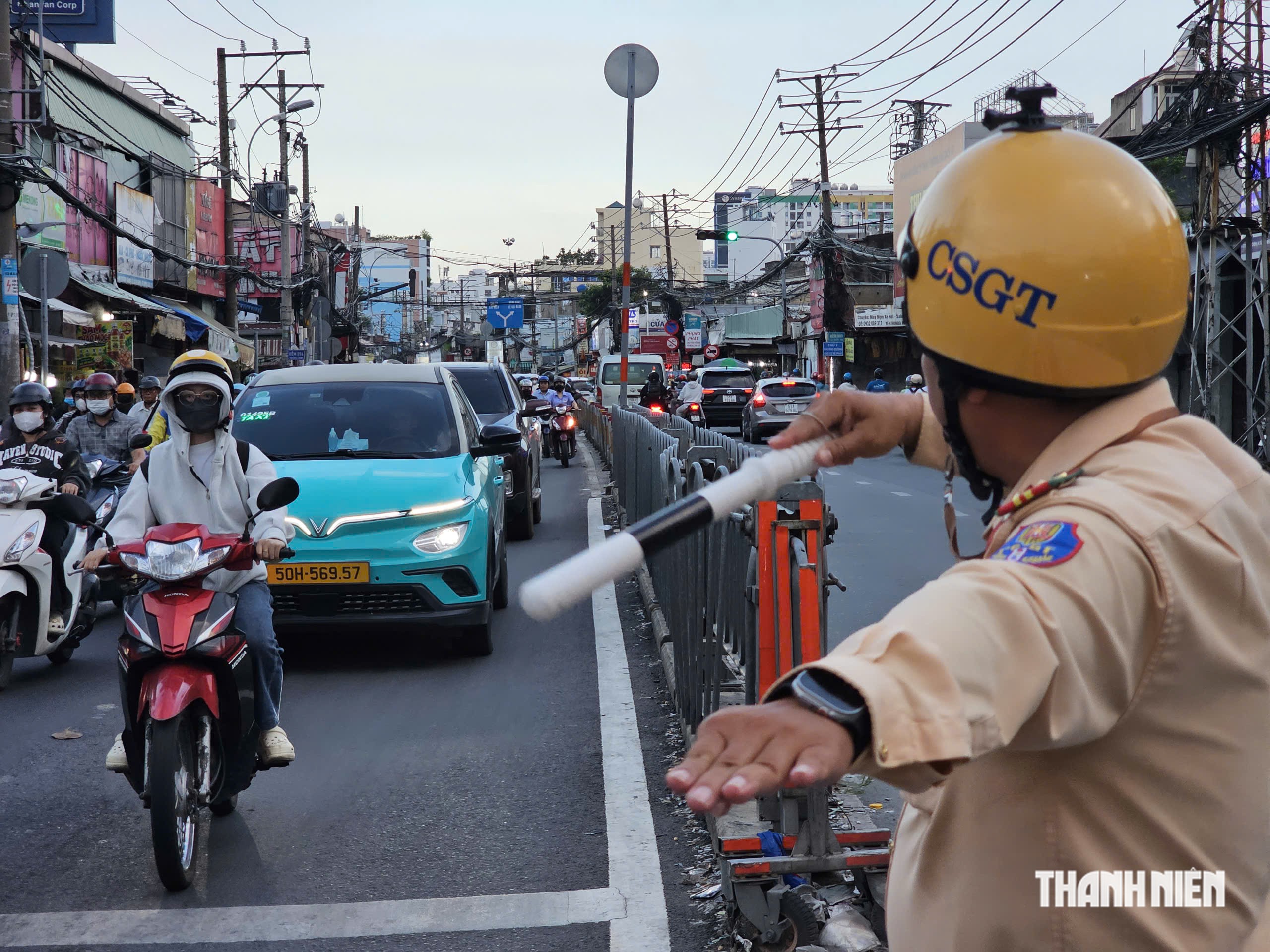 Mệt mỏi cảnh &ugrave;n tắc đường Trường Chinh, Cộng H&ograve;a, v&agrave;i trăm m&eacute;t đi m&atilde;i kh&ocirc;ng xong - Ảnh 4.