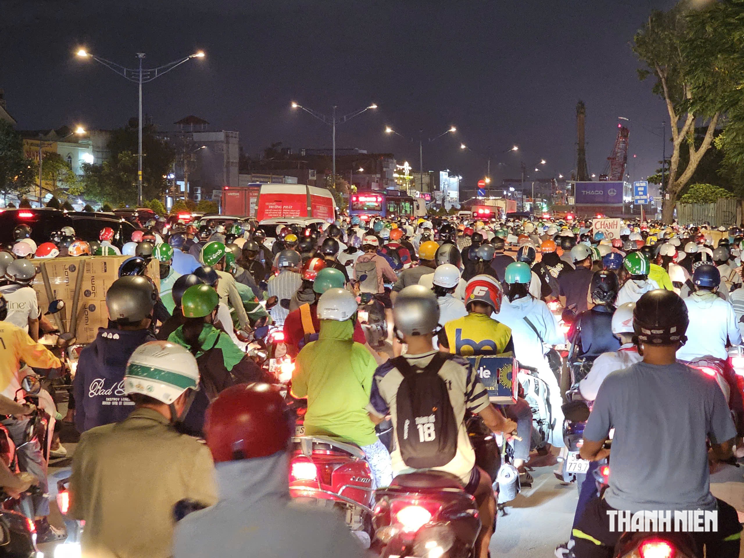 Mệt mỏi cảnh &ugrave;n tắc đường Trường Chinh, Cộng H&ograve;a, v&agrave;i trăm m&eacute;t đi m&atilde;i kh&ocirc;ng xong - Ảnh 6.