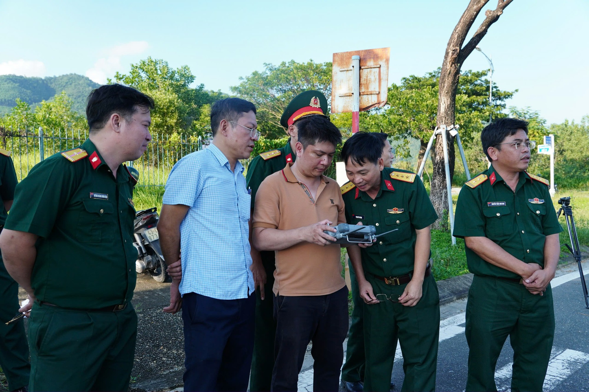 Quân đội thử nghiệm drone tải hàng nặng đến 120 kg phục vụ cứu hộ- Ảnh 2.
