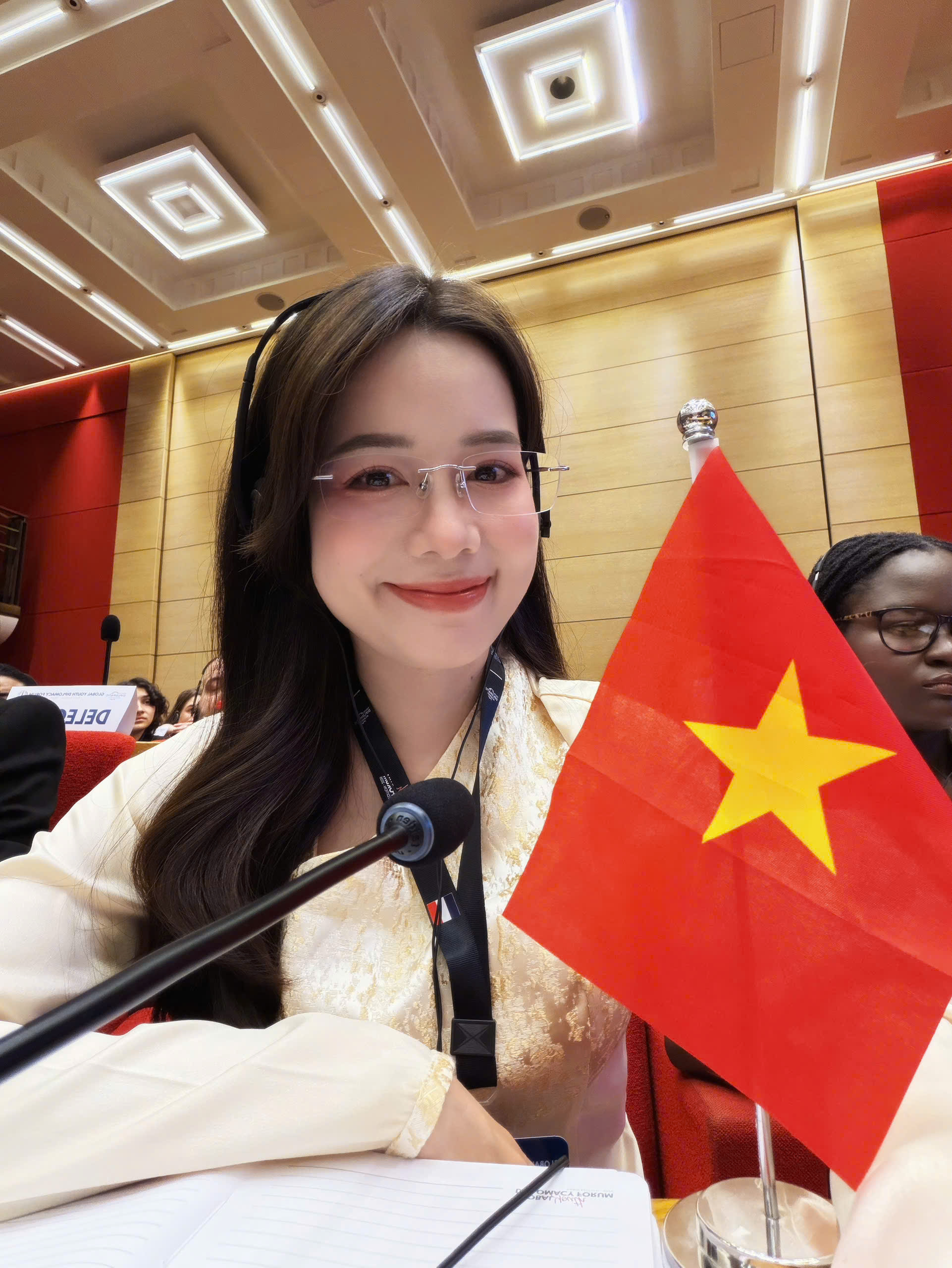 Thủ tướng đối thoại với thanh niên: Nữ doanh nhân trẻ gửi 3 đề xuất - Ảnh 3.