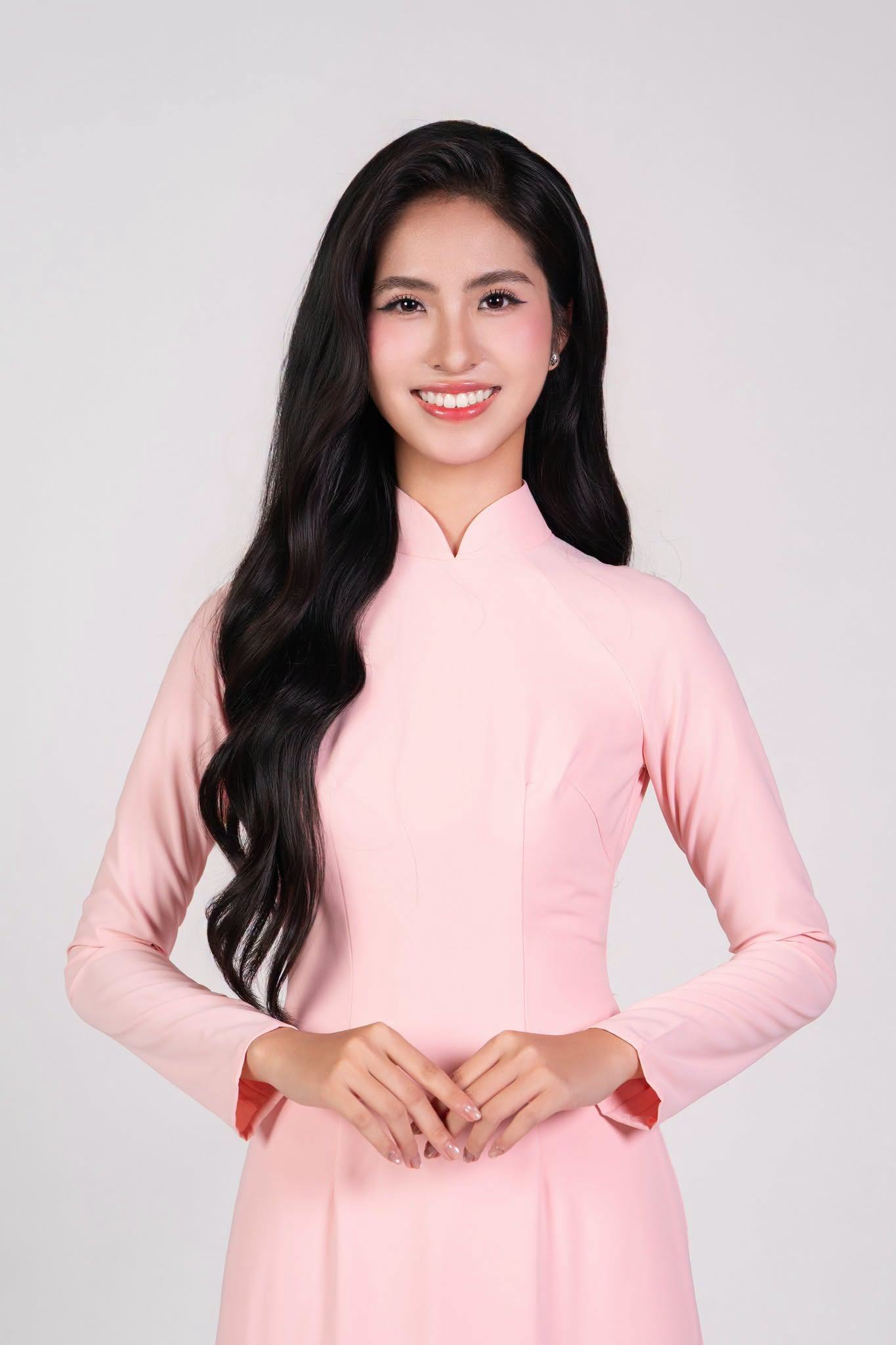 Nữ sinh Ngoại Thương v&agrave; loạt gương mặt g&acirc;y ch&uacute; &yacute; tại Hoa hậu Việt Nam - Ảnh 1.