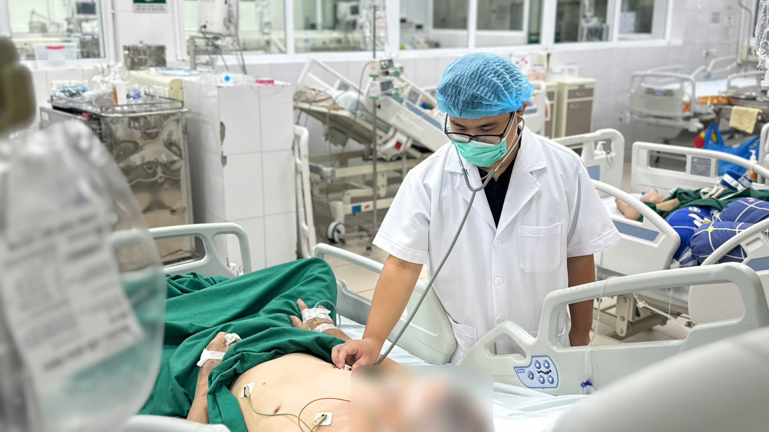 Hà Nội: Hàng trăm ca bệnh cúm nhập viện mỗi tuần- Ảnh 2.