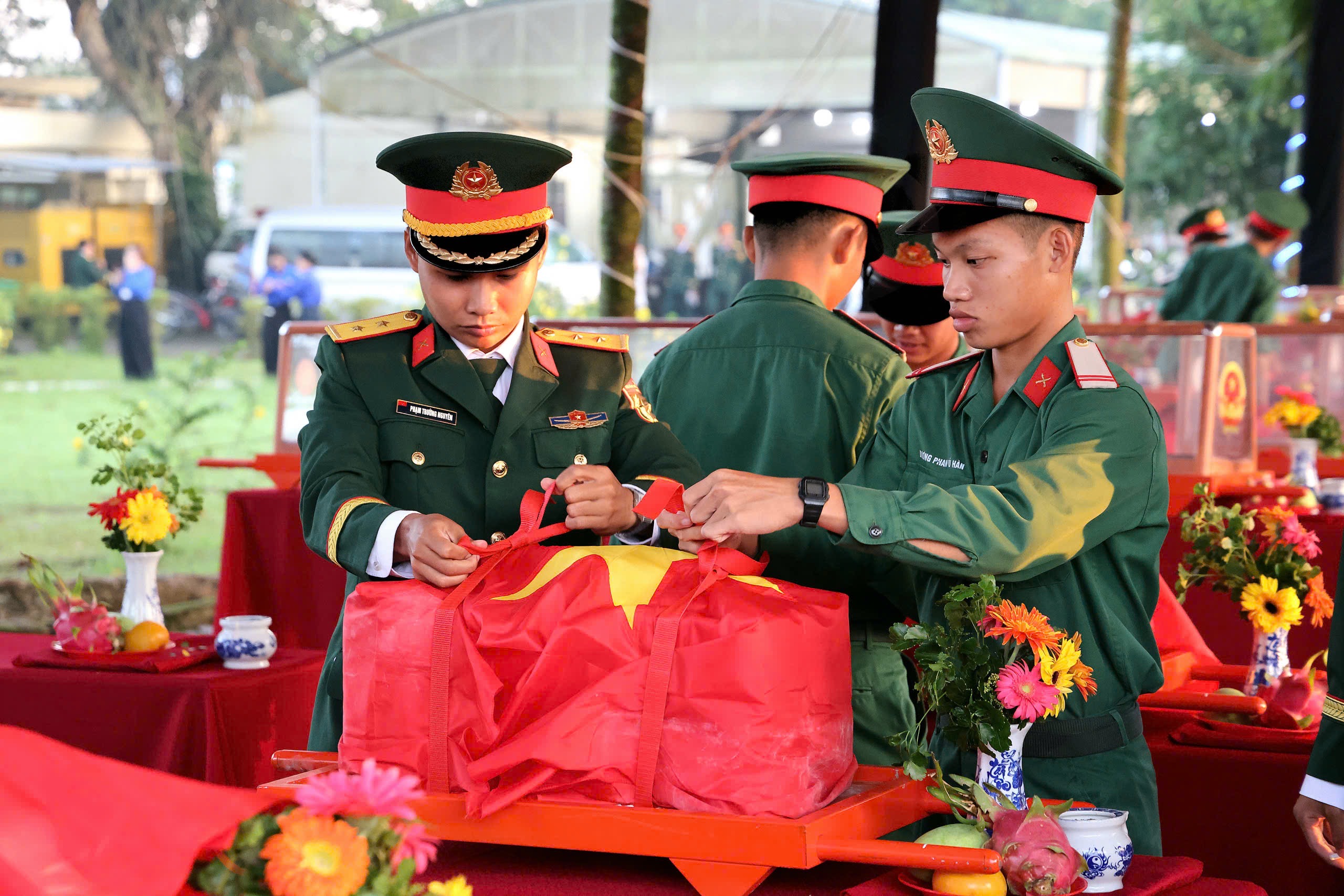 'Xin các liệt sĩ xem Cần Thơ là quê hương yên bình để yên nghỉ'- Ảnh 3.