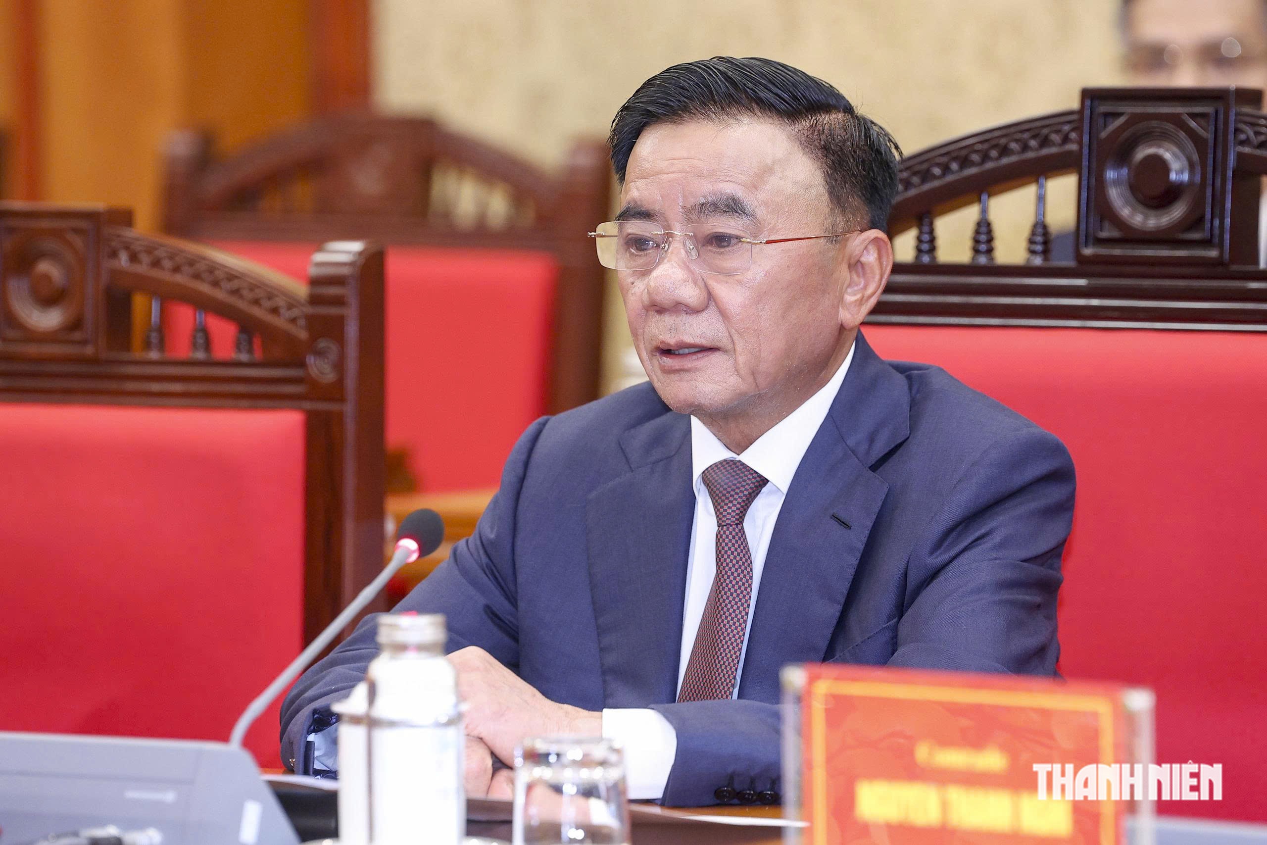 Thường trực Ban Bí thư Trần Cẩm Tú hội đàm với Thường trực Ban Bí thư Lào - Ảnh 4.
