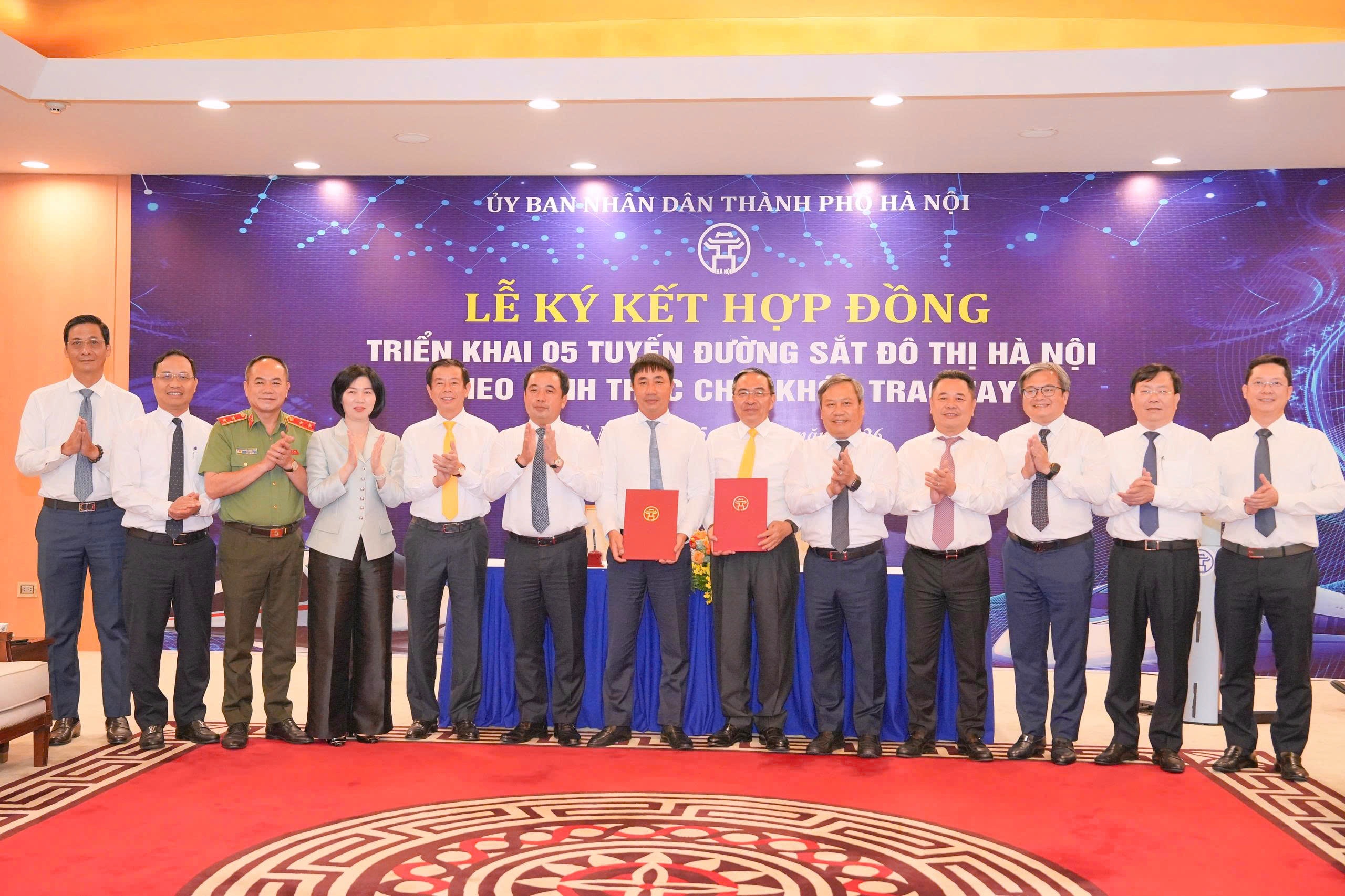 H&agrave; Nội chốt hợp đồng ch&igrave;a kh&oacute;a trao tay 5 tuyến metro hơn 1 triệu tỉ đồng - Ảnh 1.