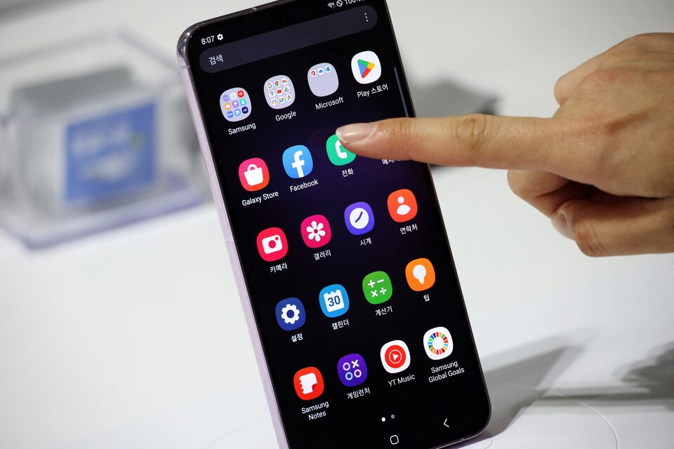 Vì sao điện thoại Samsung Galaxy hiện biểu tượng định vị dù đã tắt Google Maps? - Ảnh 1.