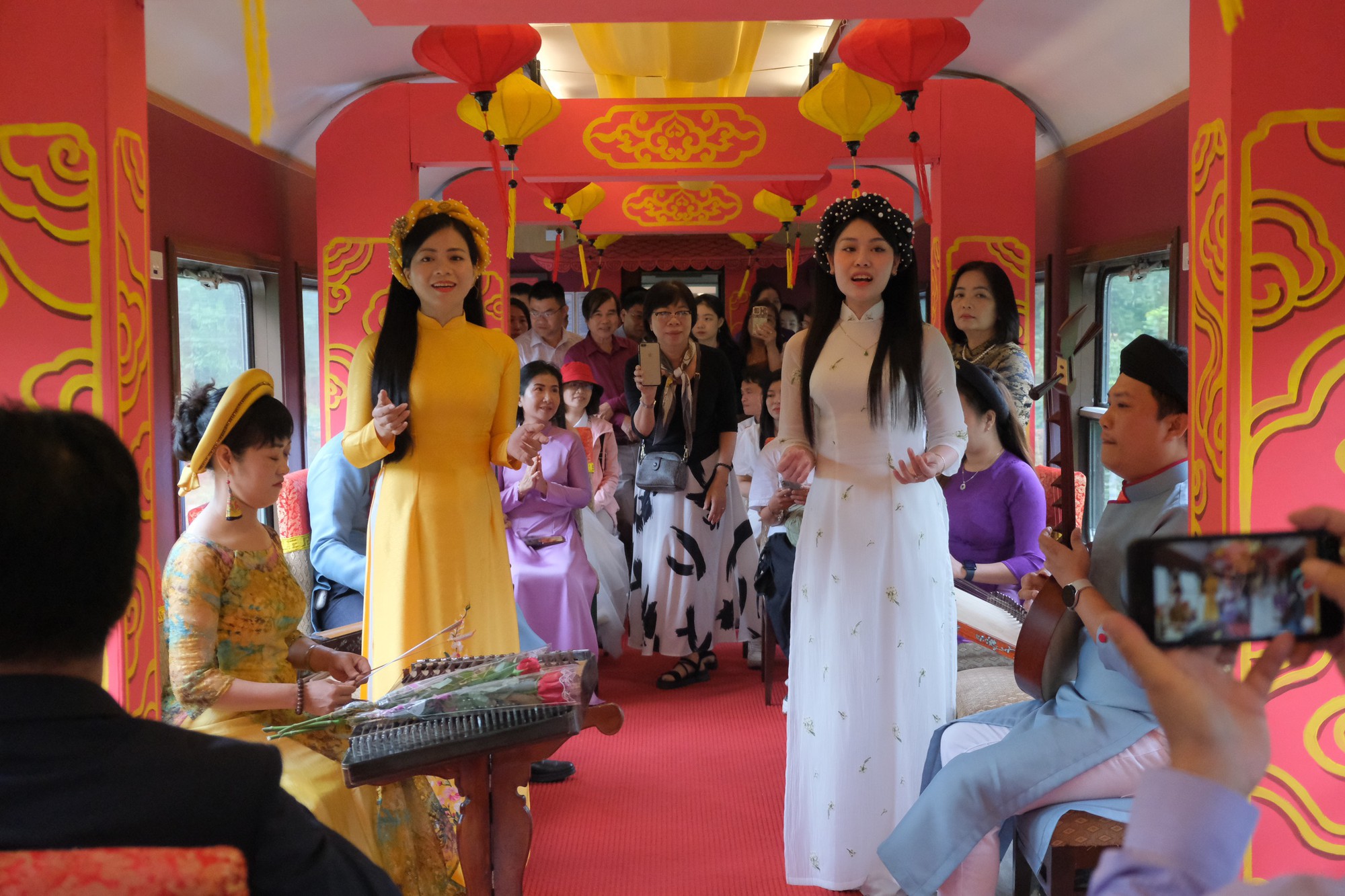 Tạp chí Mỹ xếp hai chuyến tàu lửa ở Việt Nam vào top đẹp nhất thế giới - Ảnh 3.
