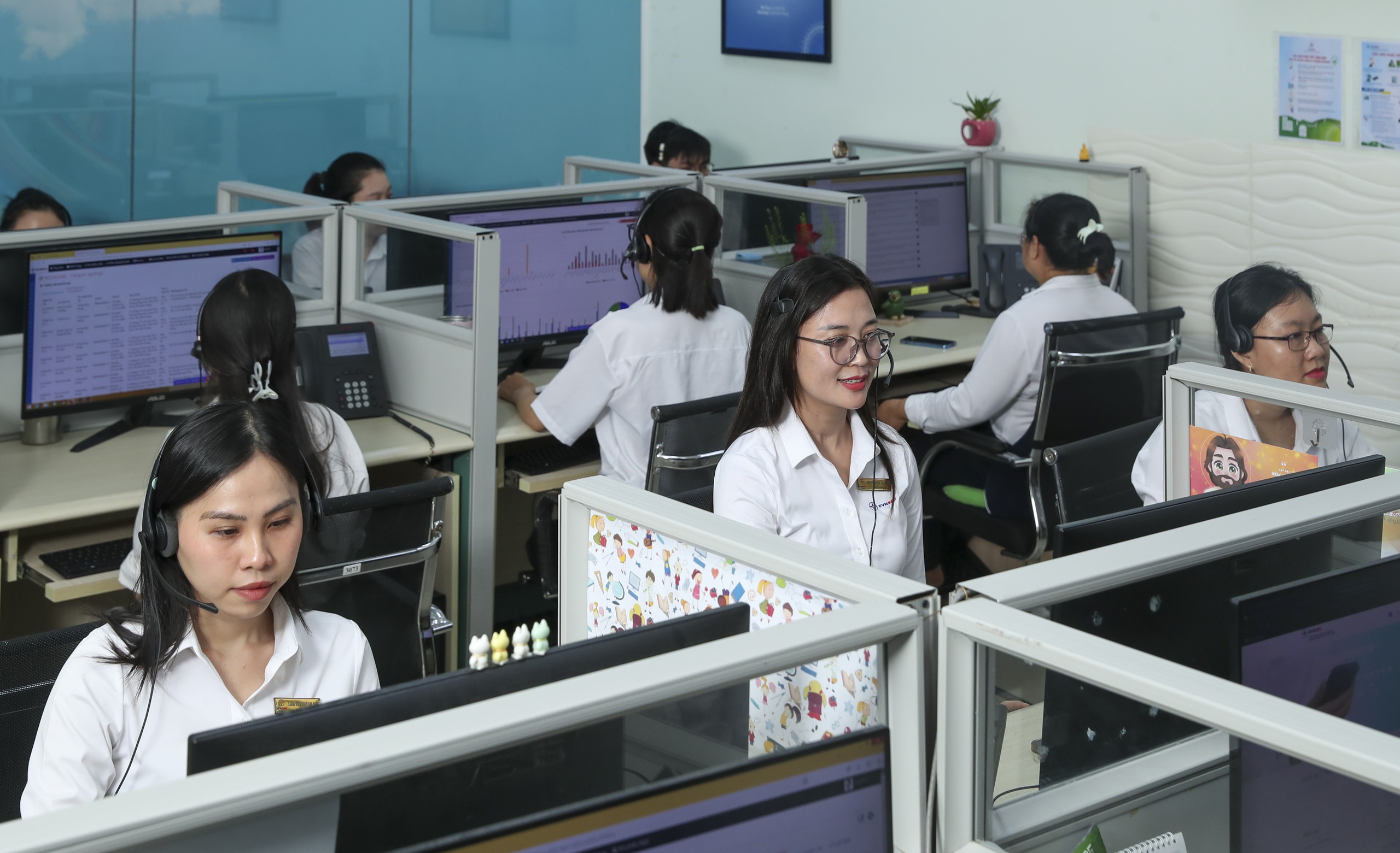 Thực hiện Nghị quyết 57-NQ/TW: EVNSPC hướng tới doanh nghiệp số thông minh - Ảnh 5.