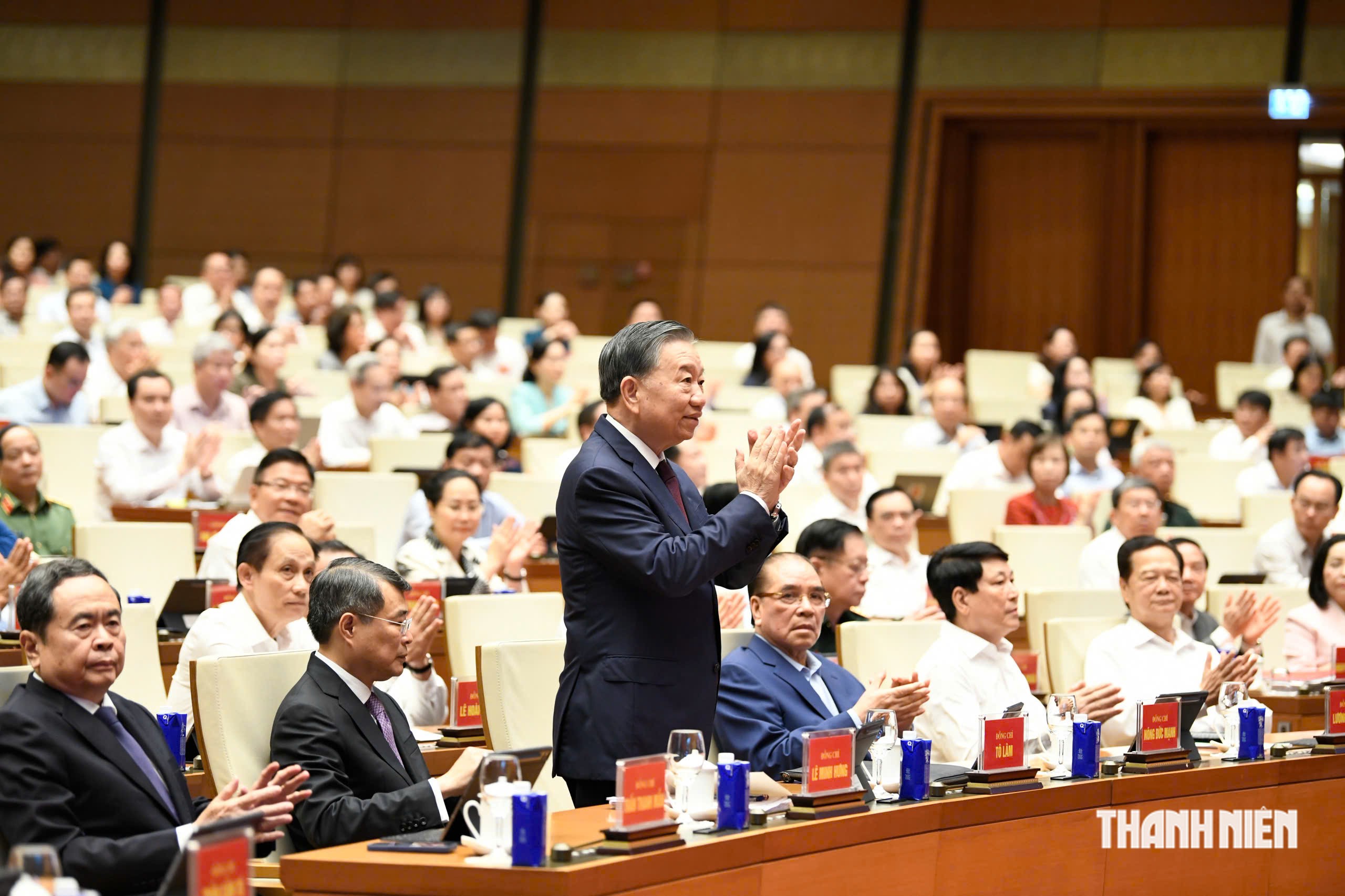 Tổng B&iacute; thư, Chủ tịch nước dự hội nghị qu&aacute;n triệt Nghị quyết Trung ương 4 - Ảnh 1.