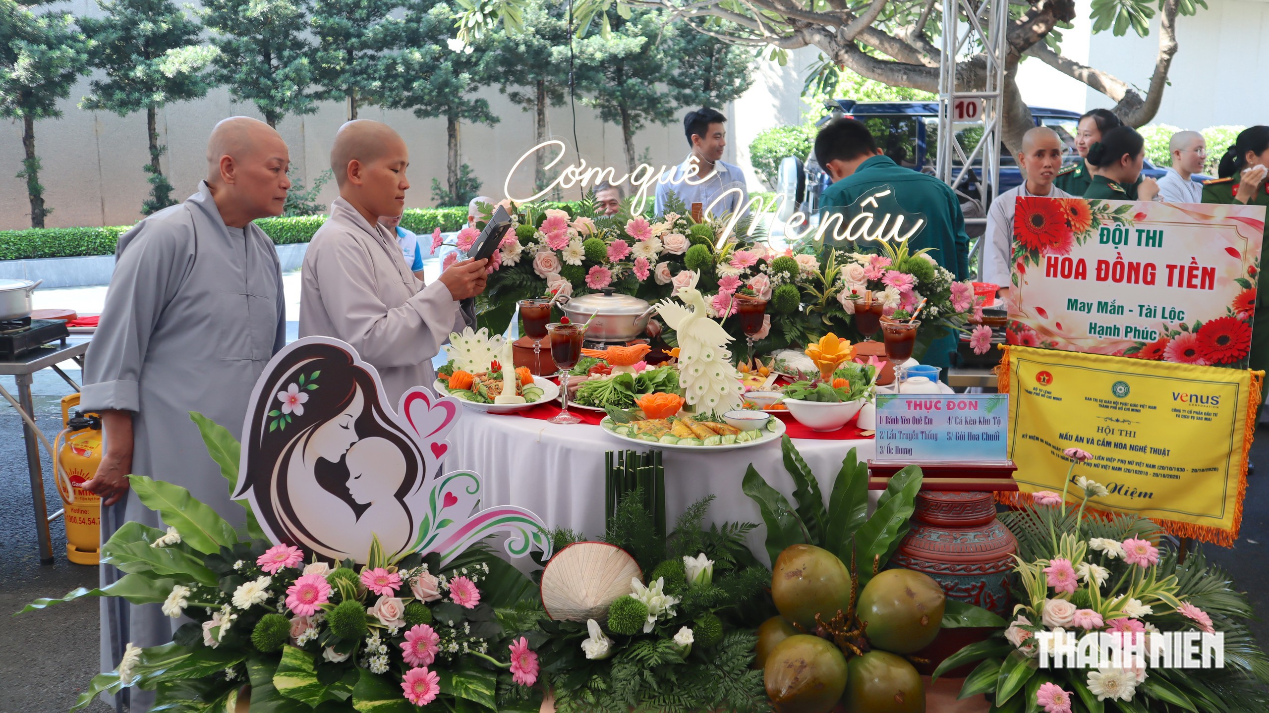Những mâm cơm chay đặc biệt của ni sư, nữ chiến sĩ công an, quân đội TP.HCM - Ảnh 3.