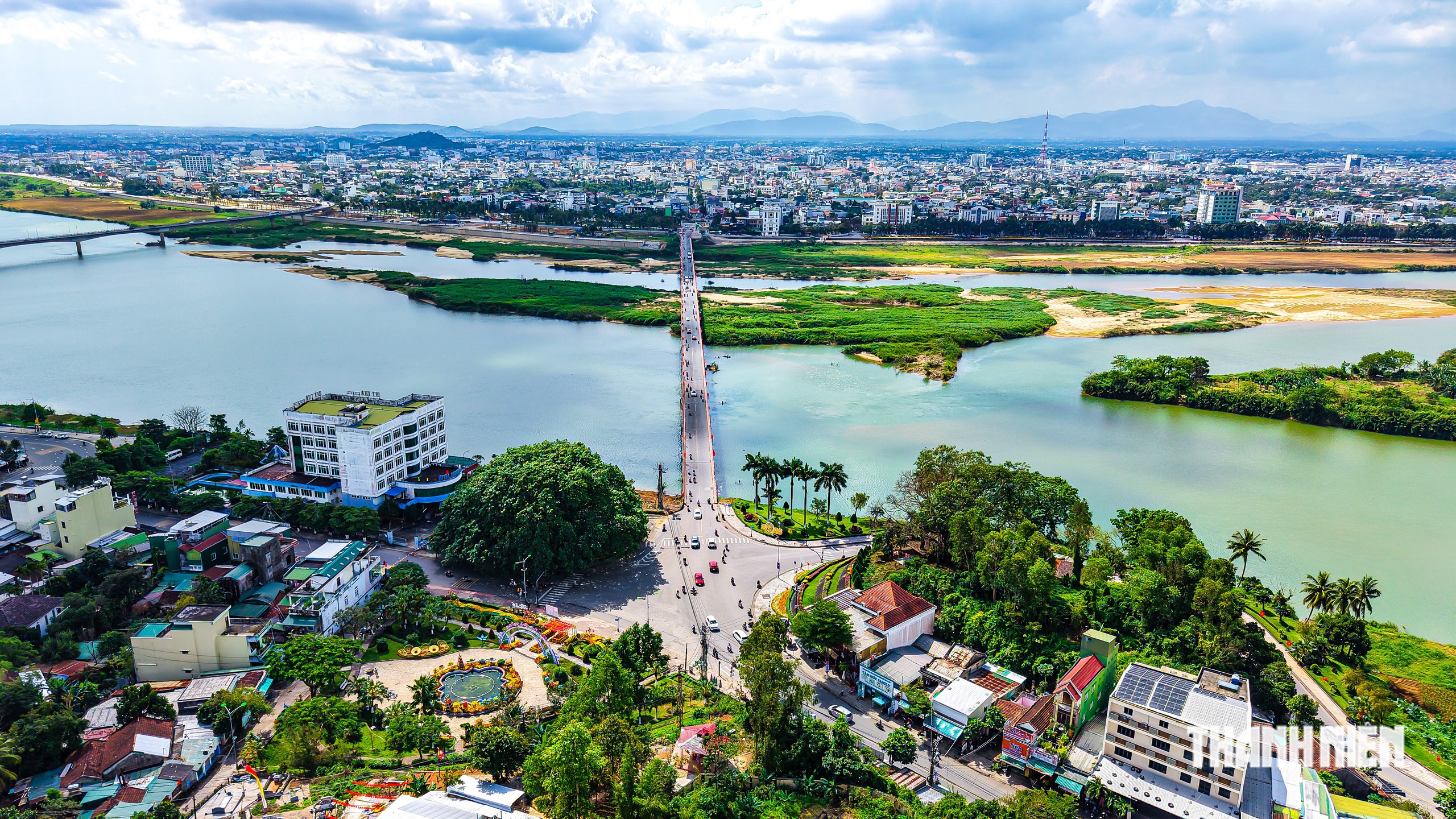 Quảng Ngãi đóng cầu Trà Khúc 1 từ ngày 18.10, phương tiện lưu thông theo hướng nào?- Ảnh 1.