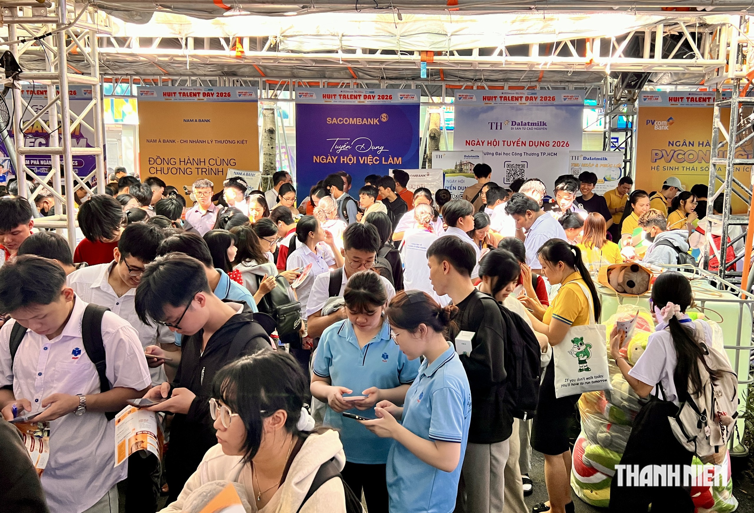Hơn 5.000 vị trí việc làm cho sinh viên TP.HCM: Có lương ngay, không đòi hỏi kinh nghiệm- Ảnh 3.