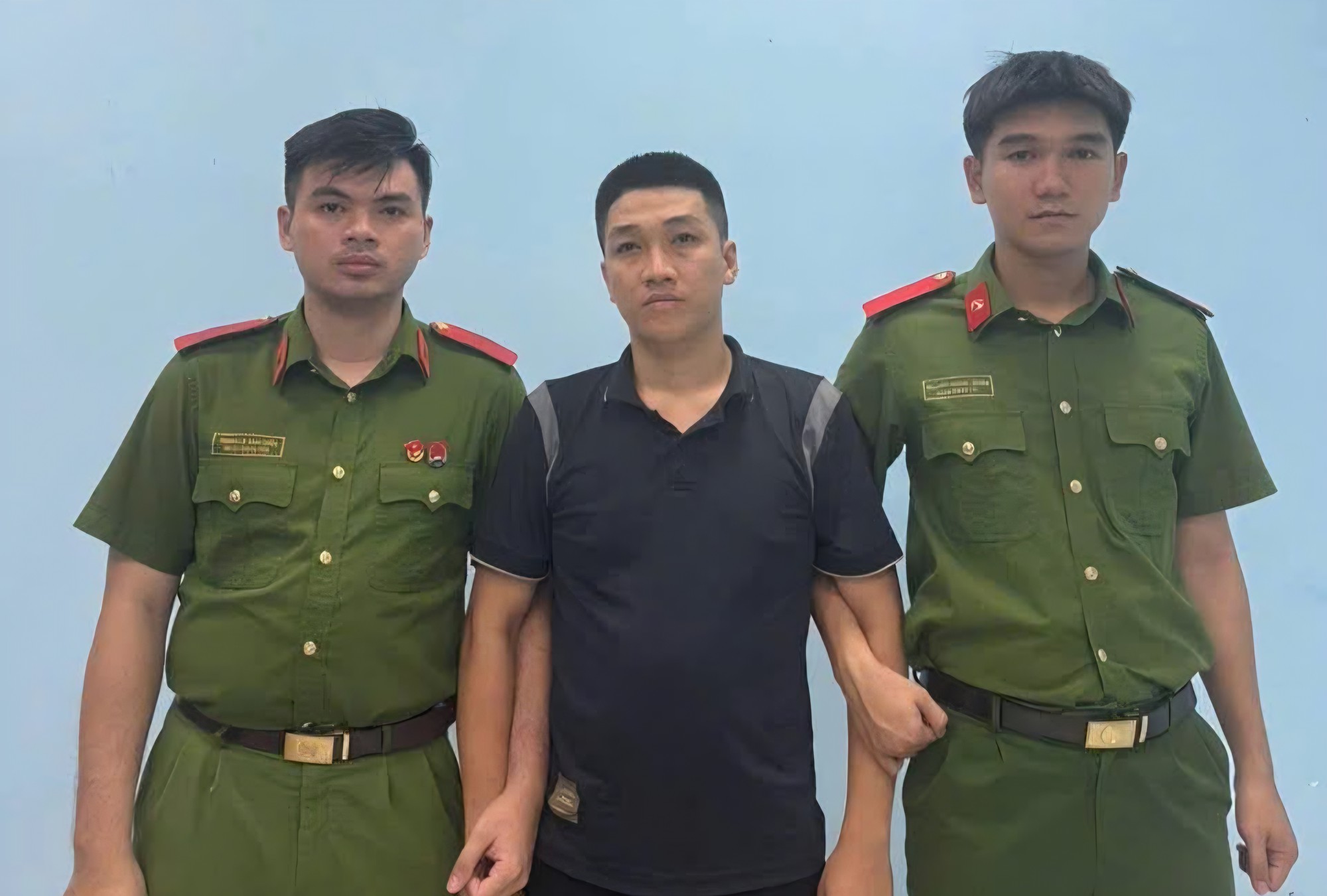 Đối tượng truy nã đặc biệt bị bắt tại Bến xe Trung tâm Đà Nẵng- Ảnh 1.