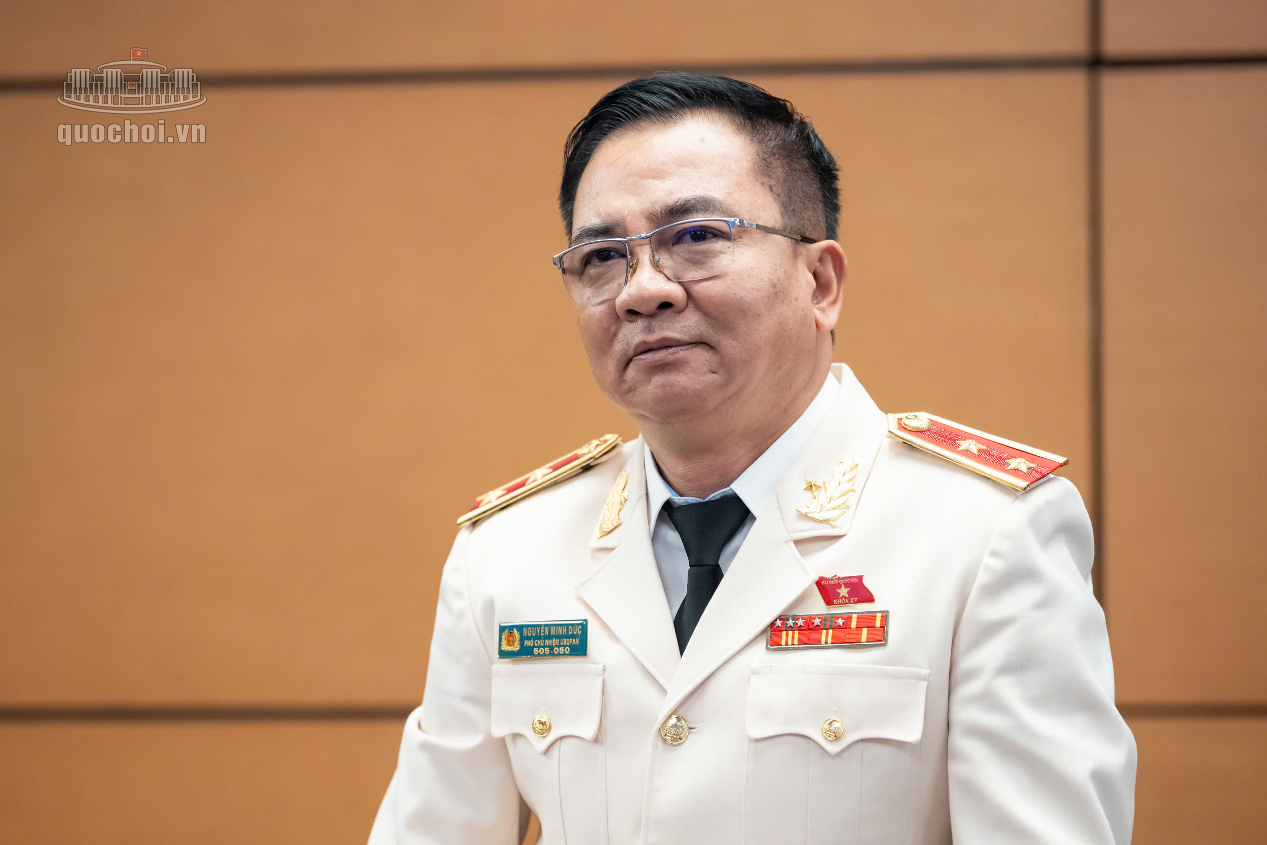 Gửi giấy tờ, tài liệu mà shipper làm lộ, trách nhiệm pháp lý ra sao? - Ảnh 1.
