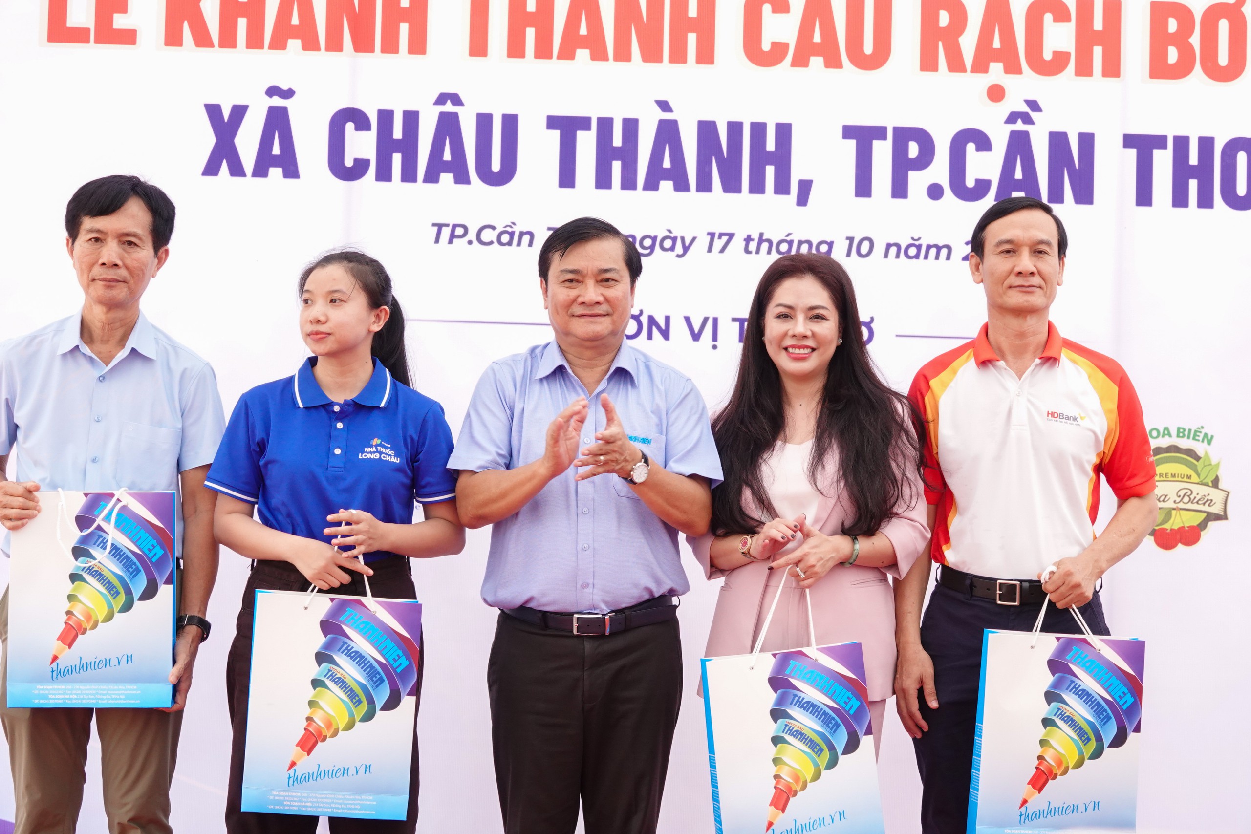Báo Thanh Niên khánh thành cầu Rạch Bờ Dừa: Ngày vui của xóm nhỏ ở Cần Thơ- Ảnh 14.