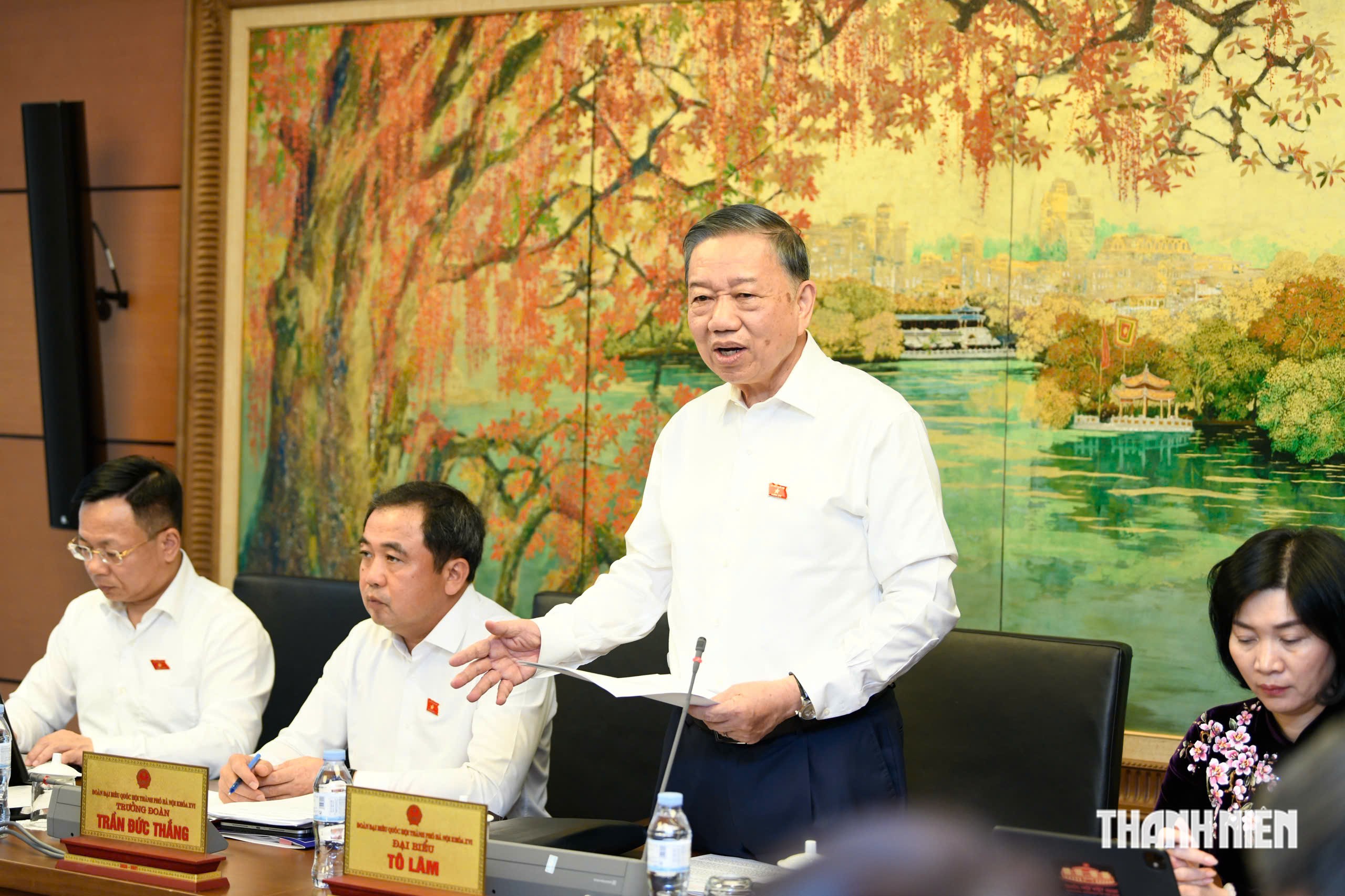 Tổng Bí thư, Chủ tịch nước: Ngân hàng không thể đua nhau tăng lãi suất - Ảnh 2.