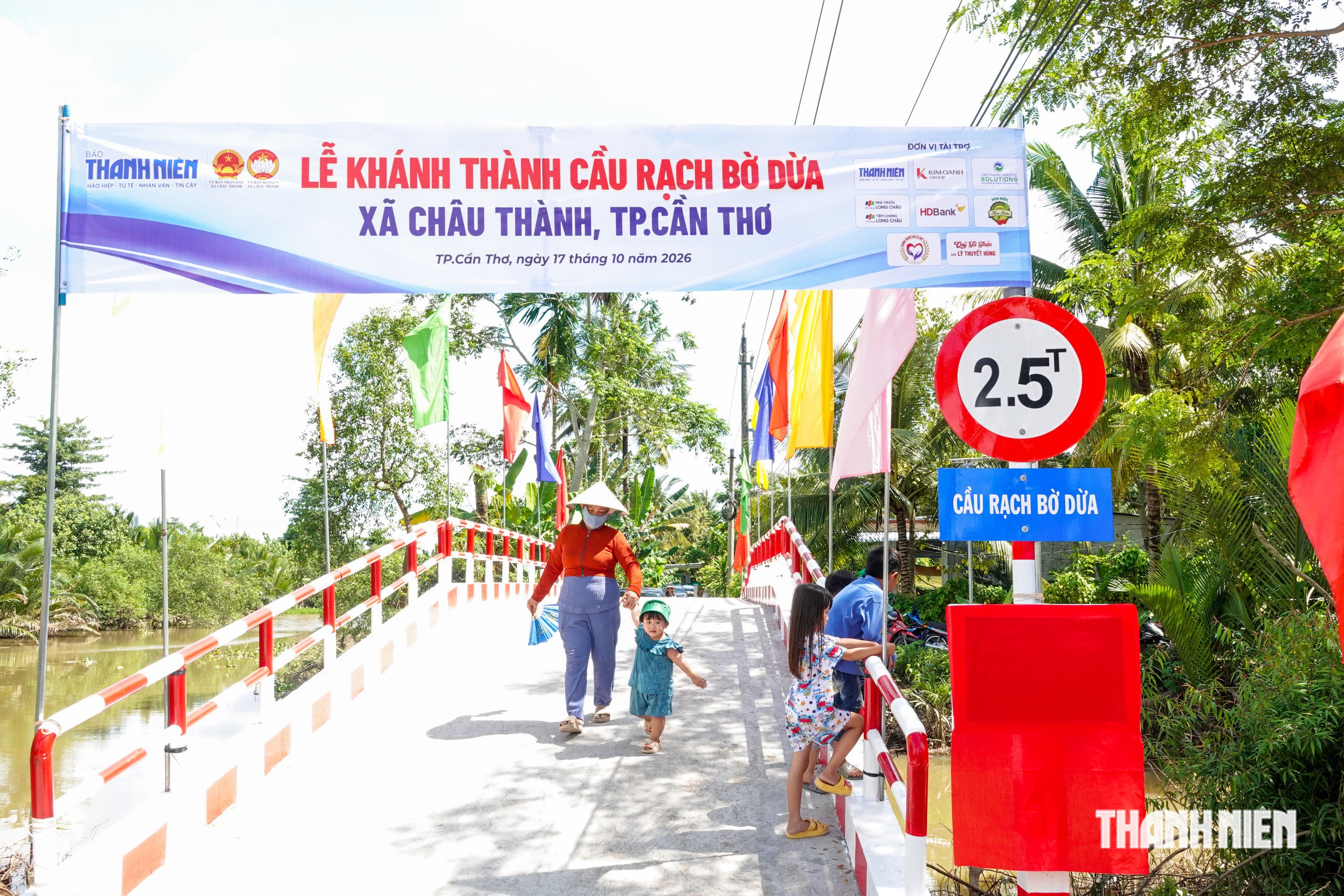 Báo Thanh Niên khánh thành cầu Rạch Bờ Dừa: Ngày vui của xóm nhỏ ở Cần Thơ- Ảnh 16.