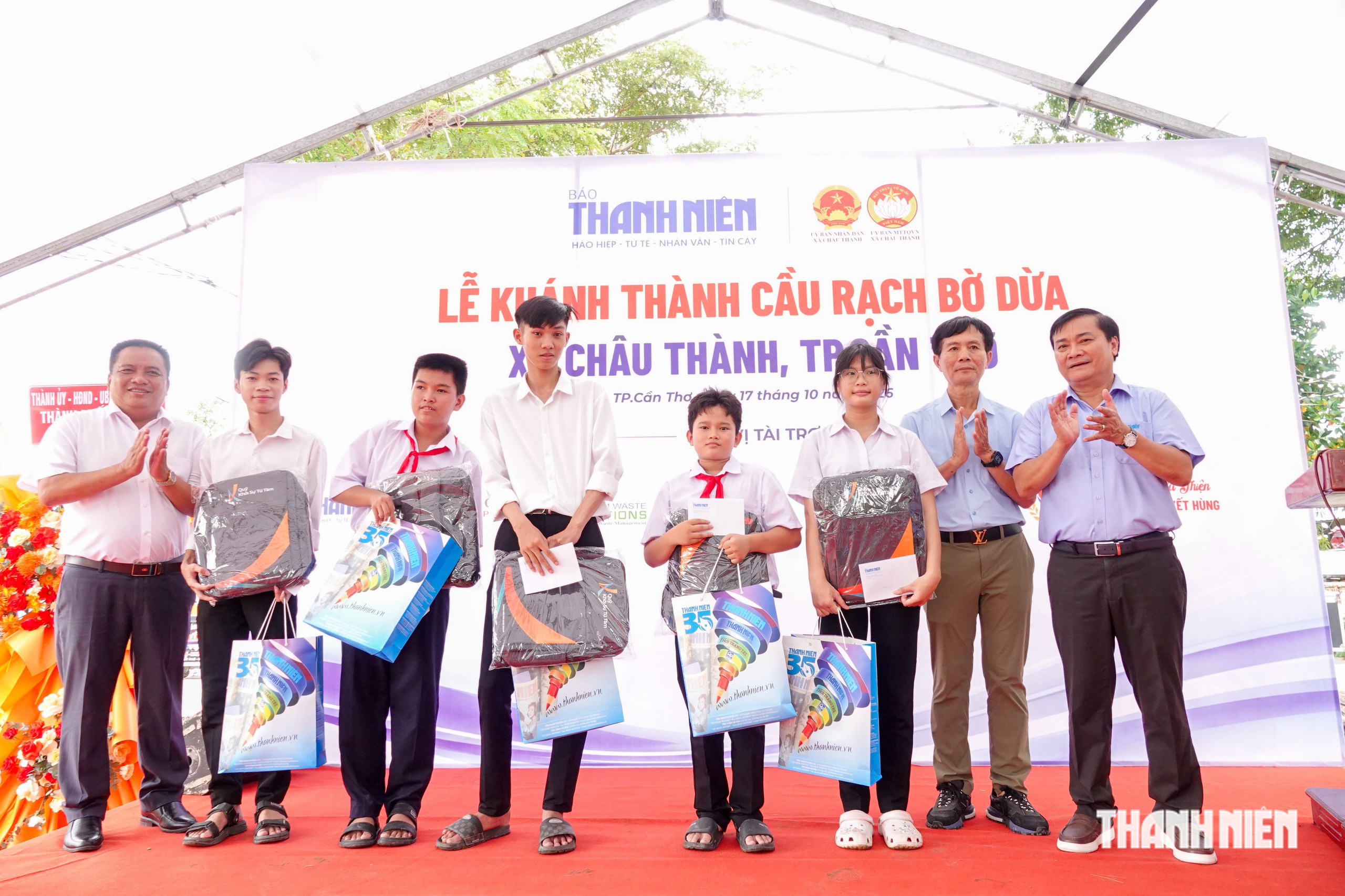 Báo Thanh Niên khánh thành cầu Rạch Bờ Dừa: Ngày vui của xóm nhỏ ở Cần Thơ- Ảnh 7.