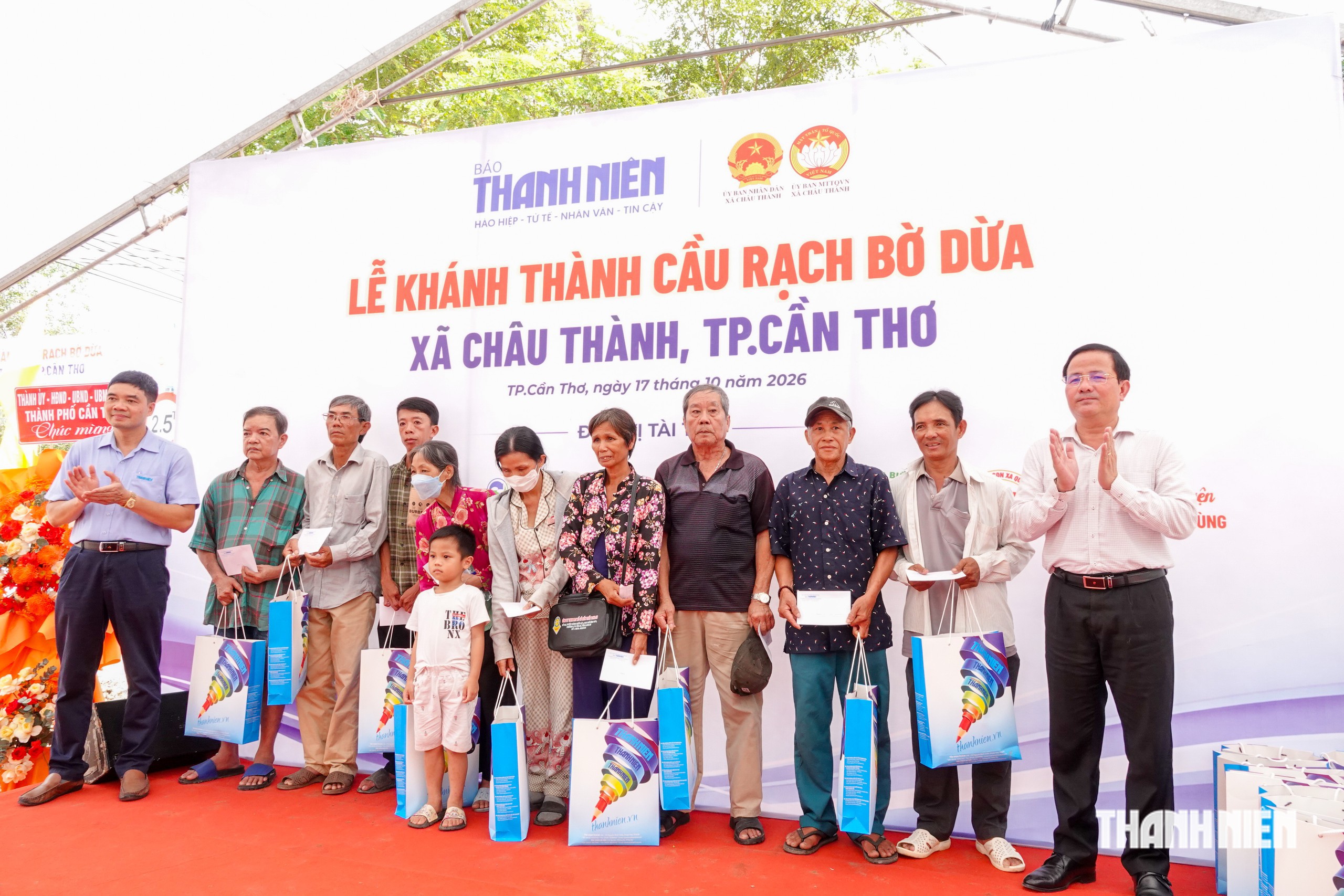 Báo Thanh Niên khánh thành cầu Rạch Bờ Dừa: Ngày vui của xóm nhỏ ở Cần Thơ- Ảnh 12.